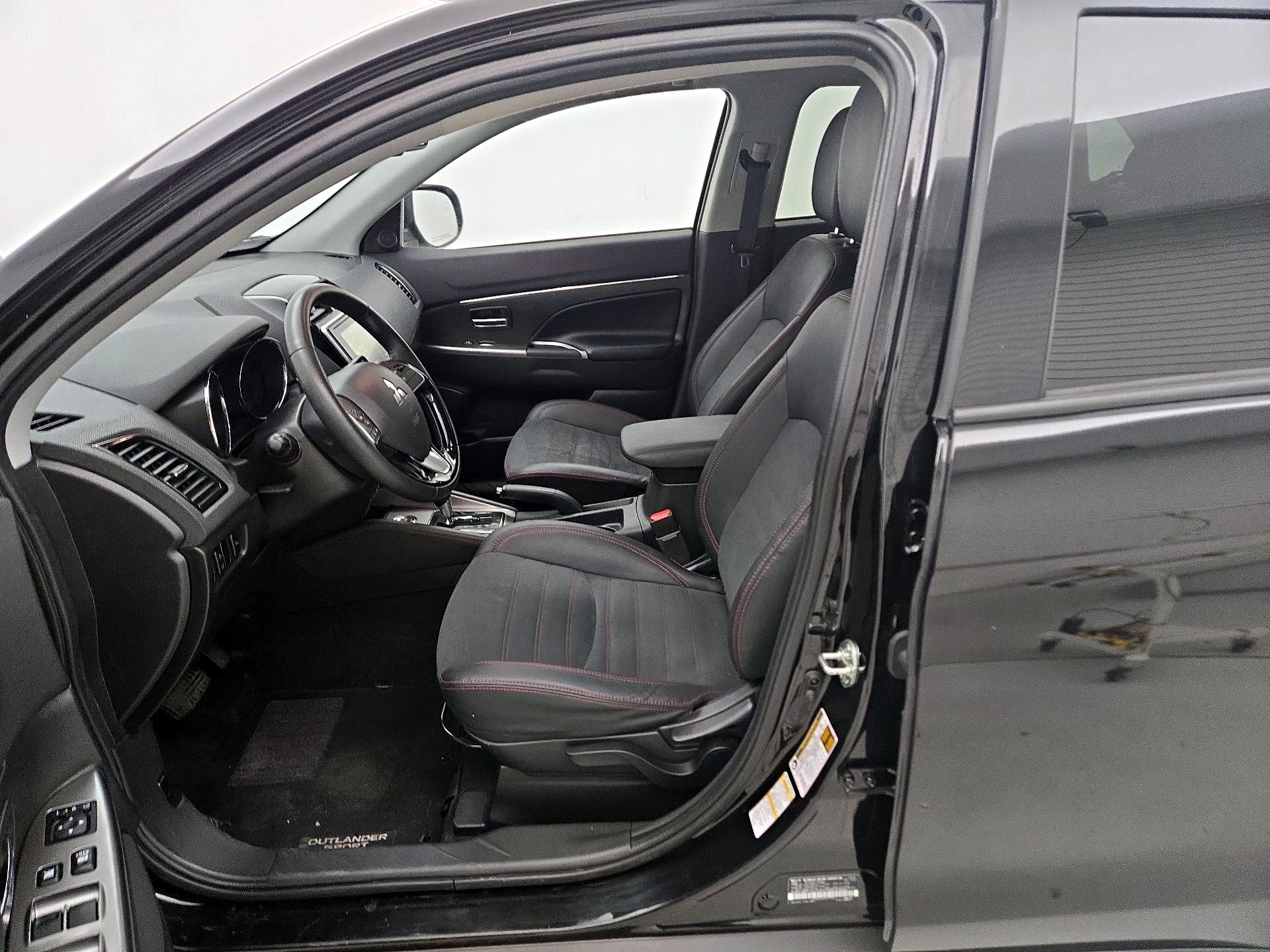 Thumbnail: 2023 Mitsubishi Outlander Sport - 11