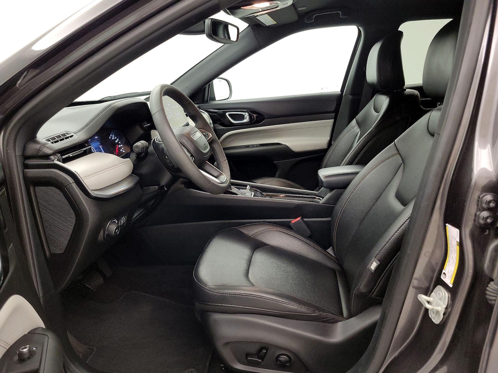 2024 Jeep Compass Limited - Photo 12