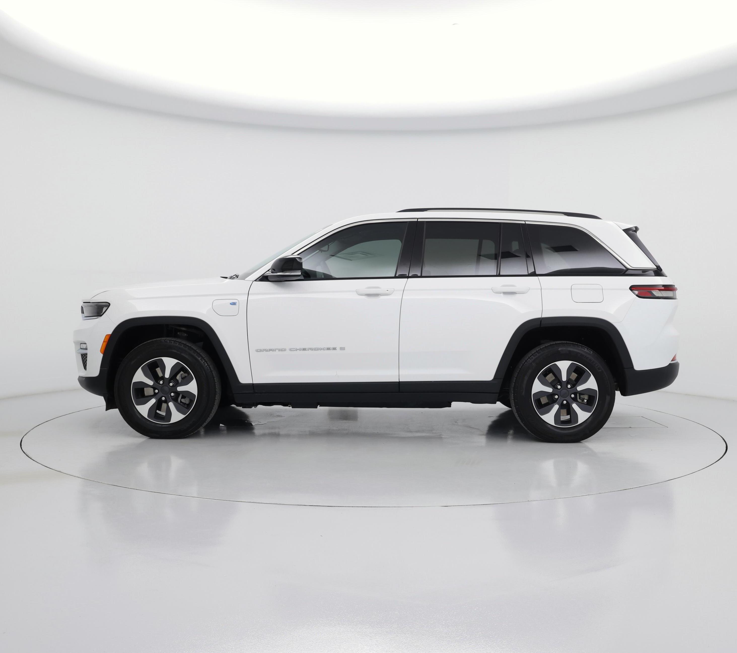 Thumbnail: 2023 Jeep Grand Cherokee - 3
