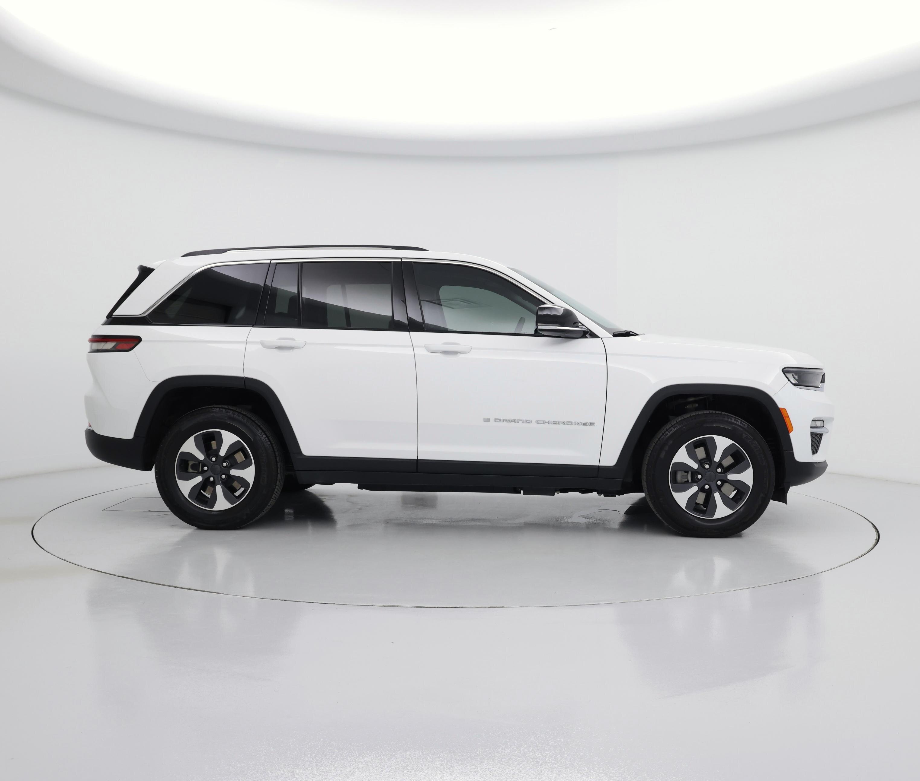 Thumbnail: 2023 Jeep Grand Cherokee - 7