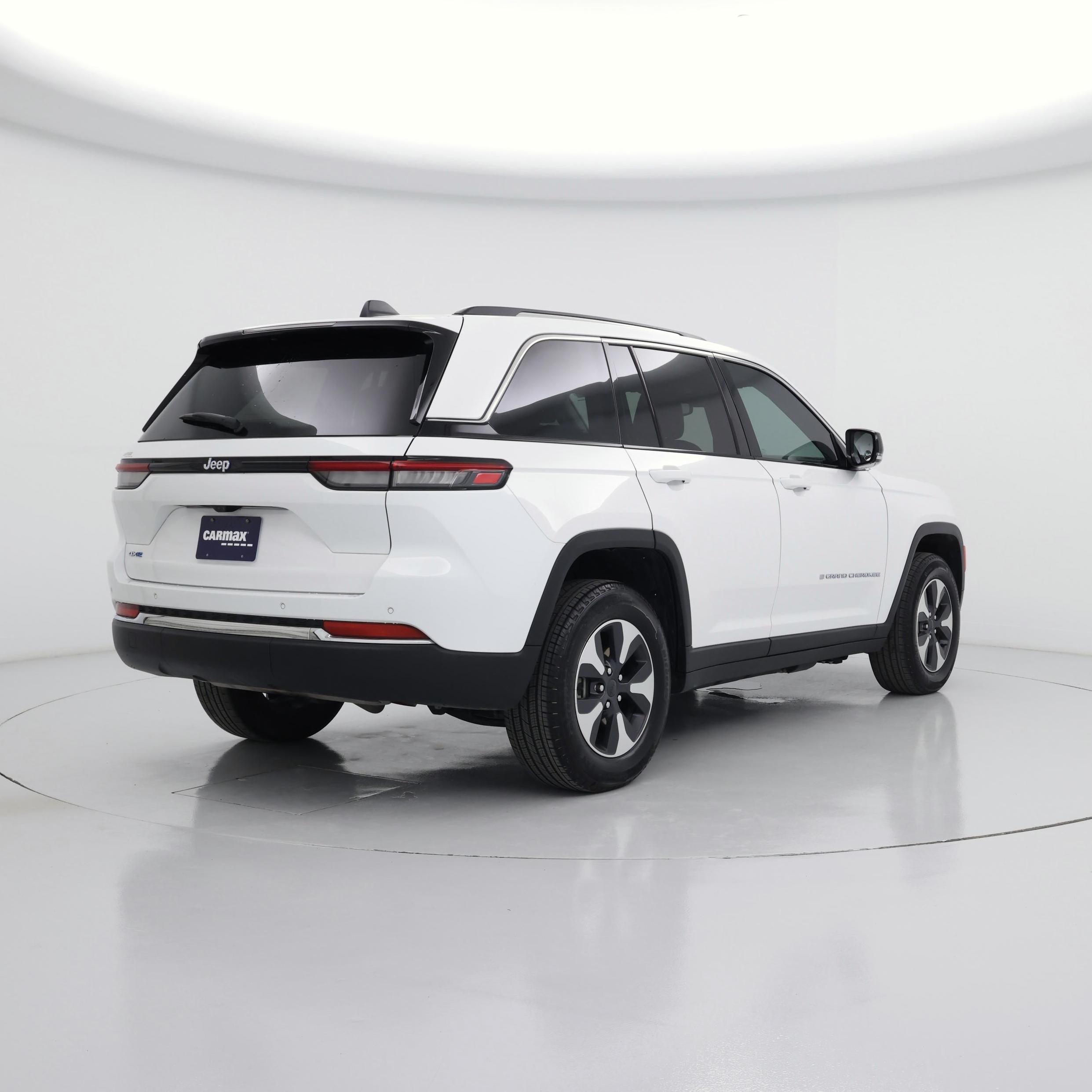 Thumbnail: 2023 Jeep Grand Cherokee - 8
