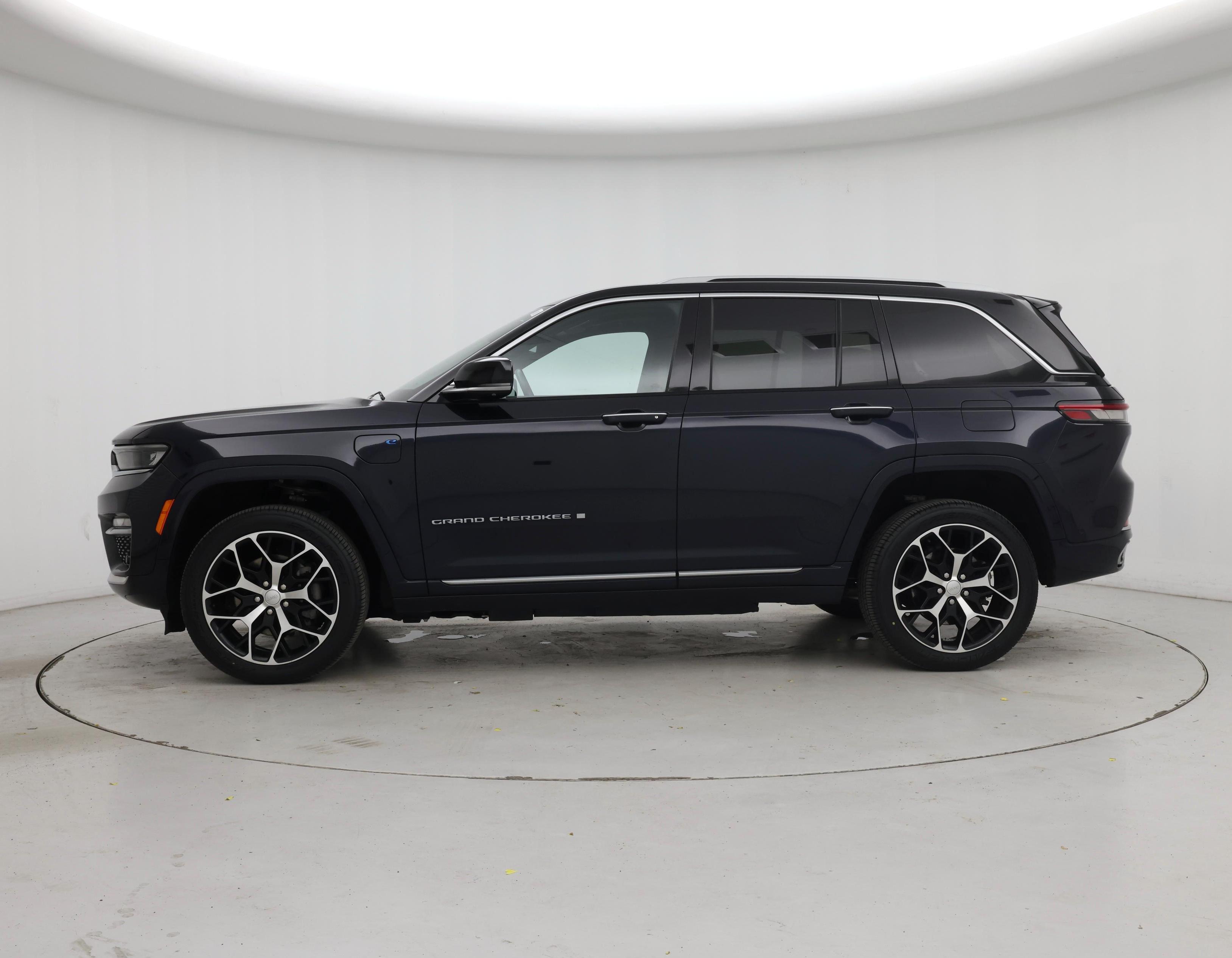 Thumbnail: 2022 Jeep Grand Cherokee - 3