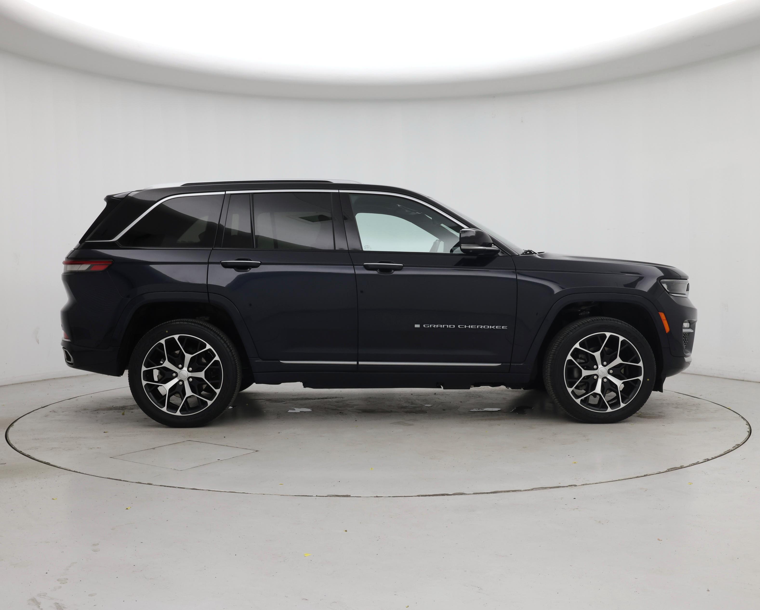 Thumbnail: 2022 Jeep Grand Cherokee - 7