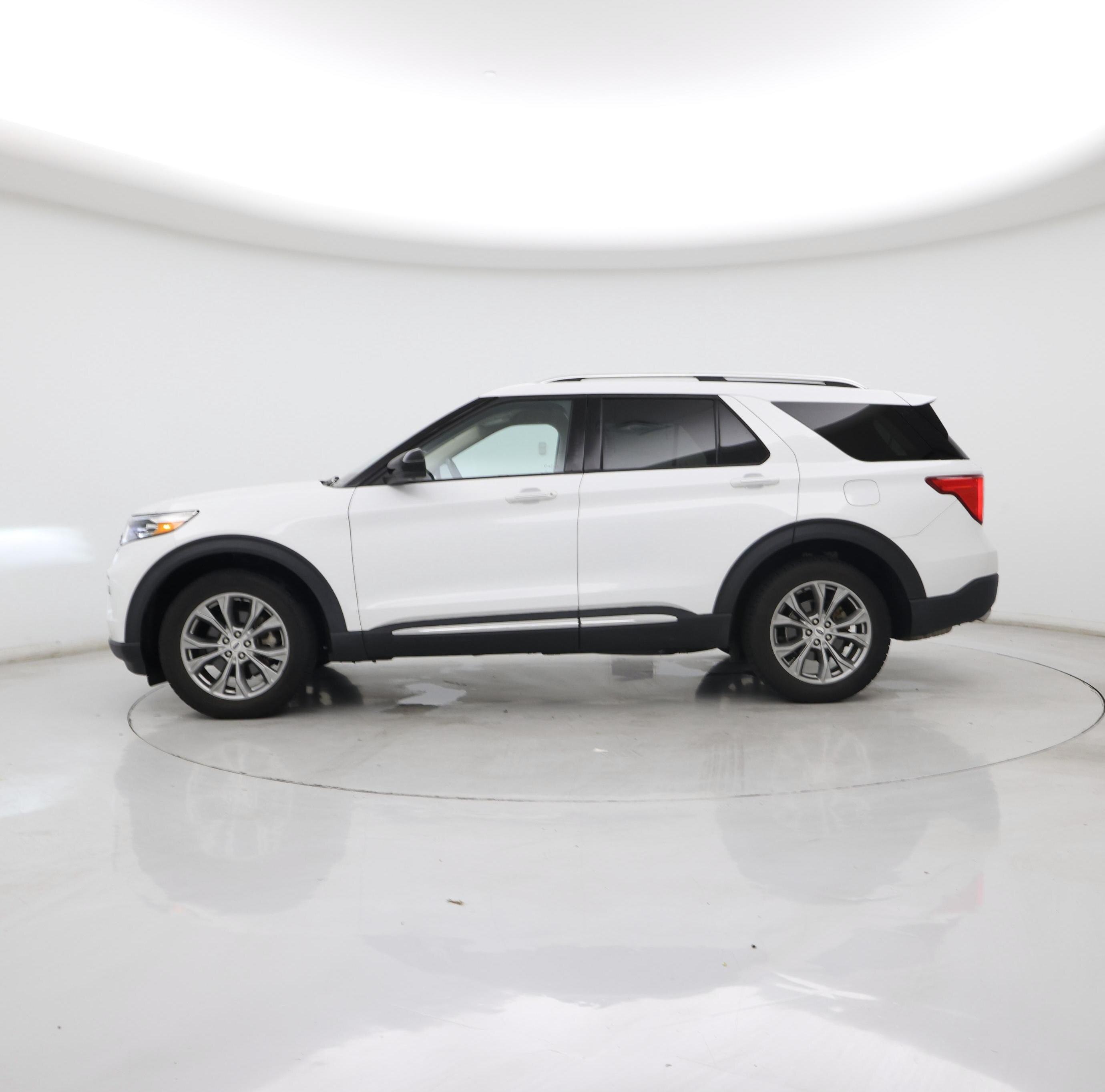 Thumbnail: 2022 Ford Explorer - 3