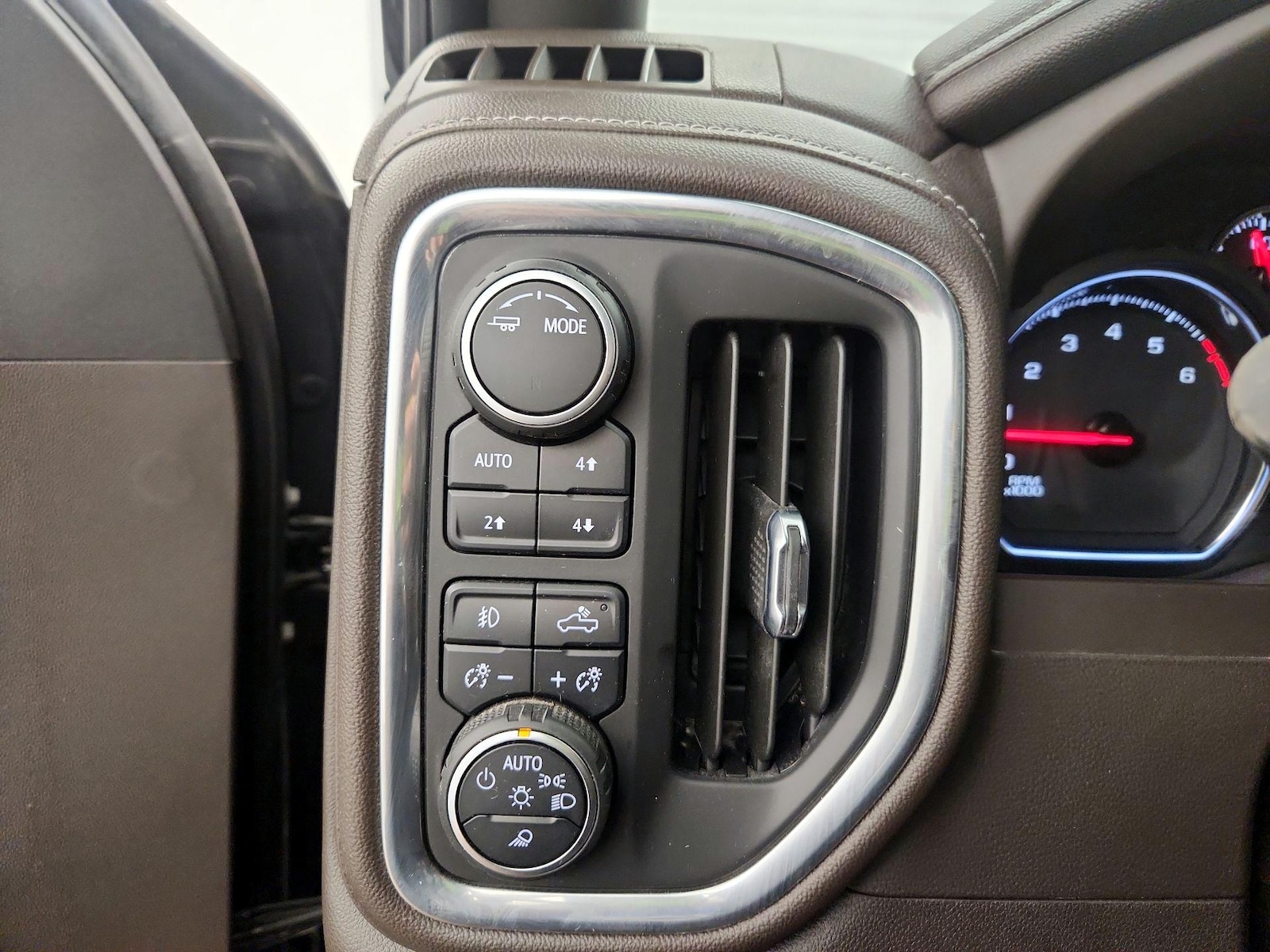 2022 Chevrolet Silverado 1500 Limited LTZ - Photo 15
