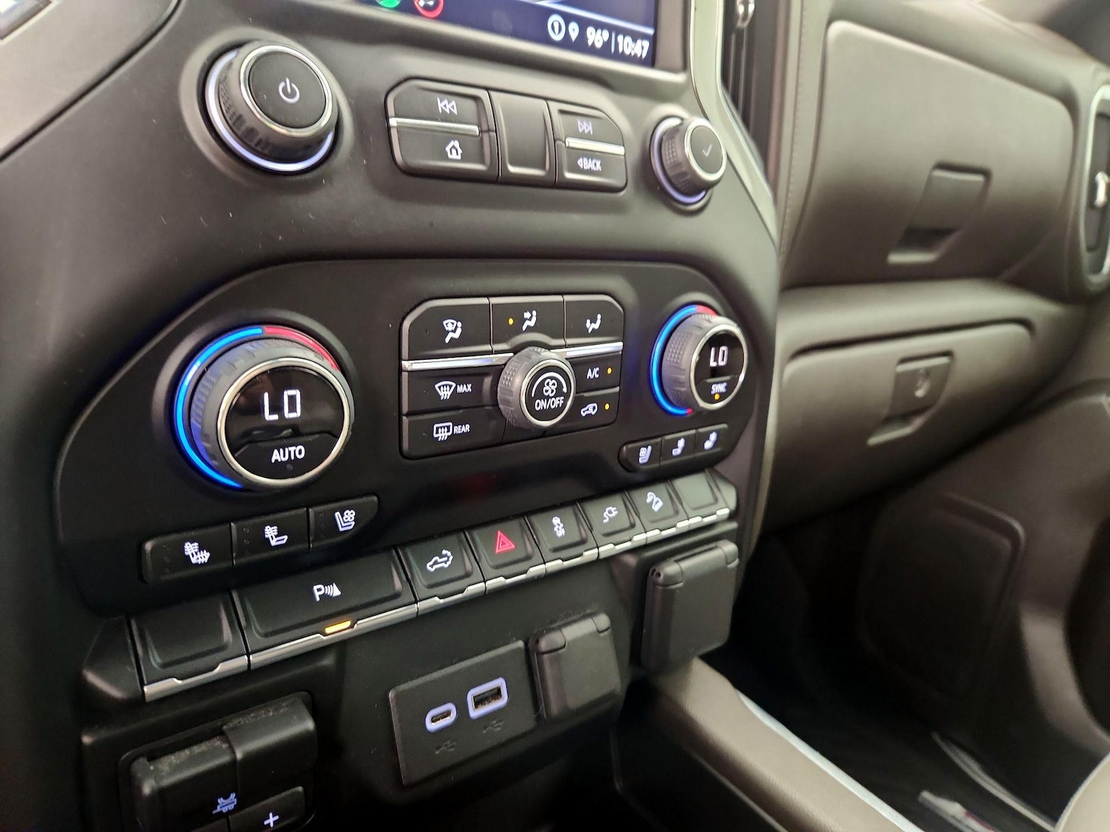 2022 Chevrolet Silverado 1500 Limited LTZ - Photo 18