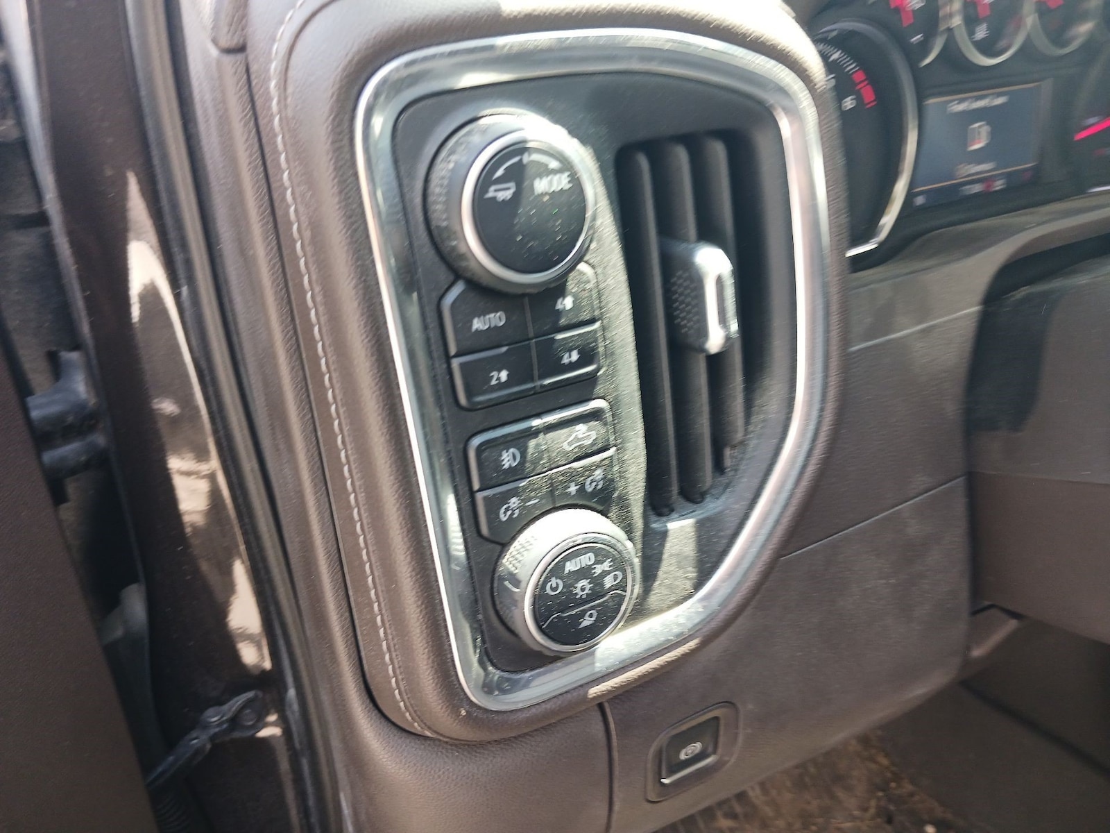2022 Chevrolet Silverado 1500 Limited LTZ - Photo 25