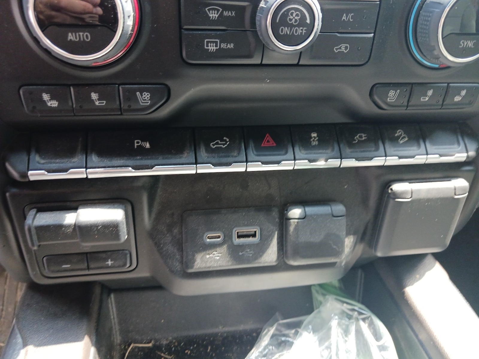 2022 Chevrolet Silverado 1500 Limited LTZ - Photo 32
