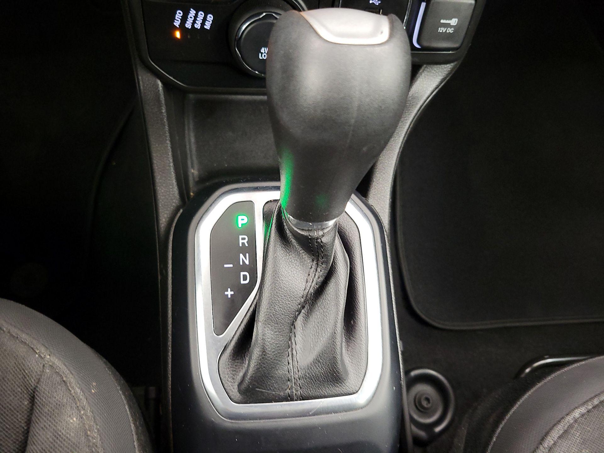 Thumbnail: 2020 Jeep Renegade - 16