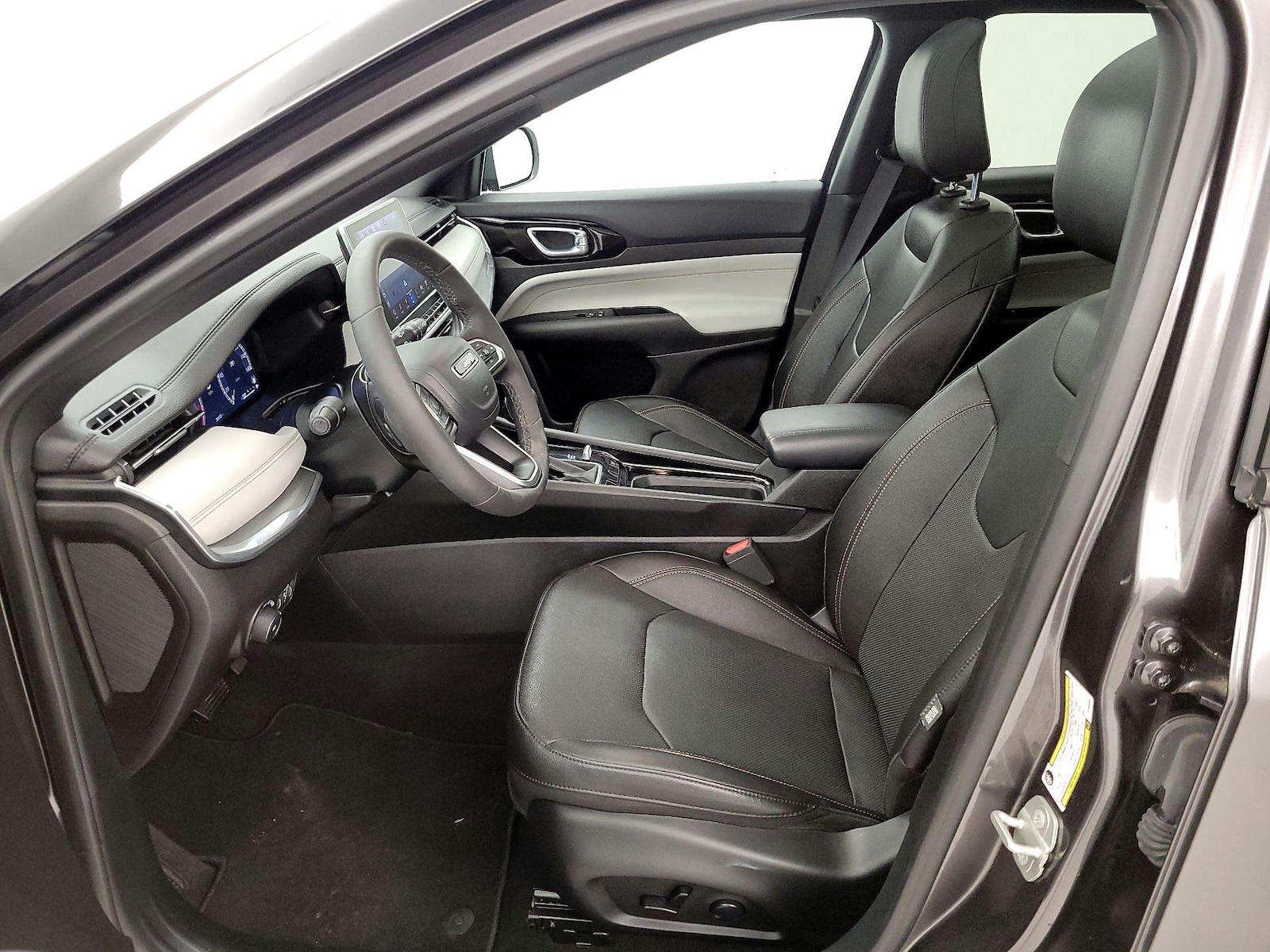 2024 Jeep Compass Limited - Photo 12