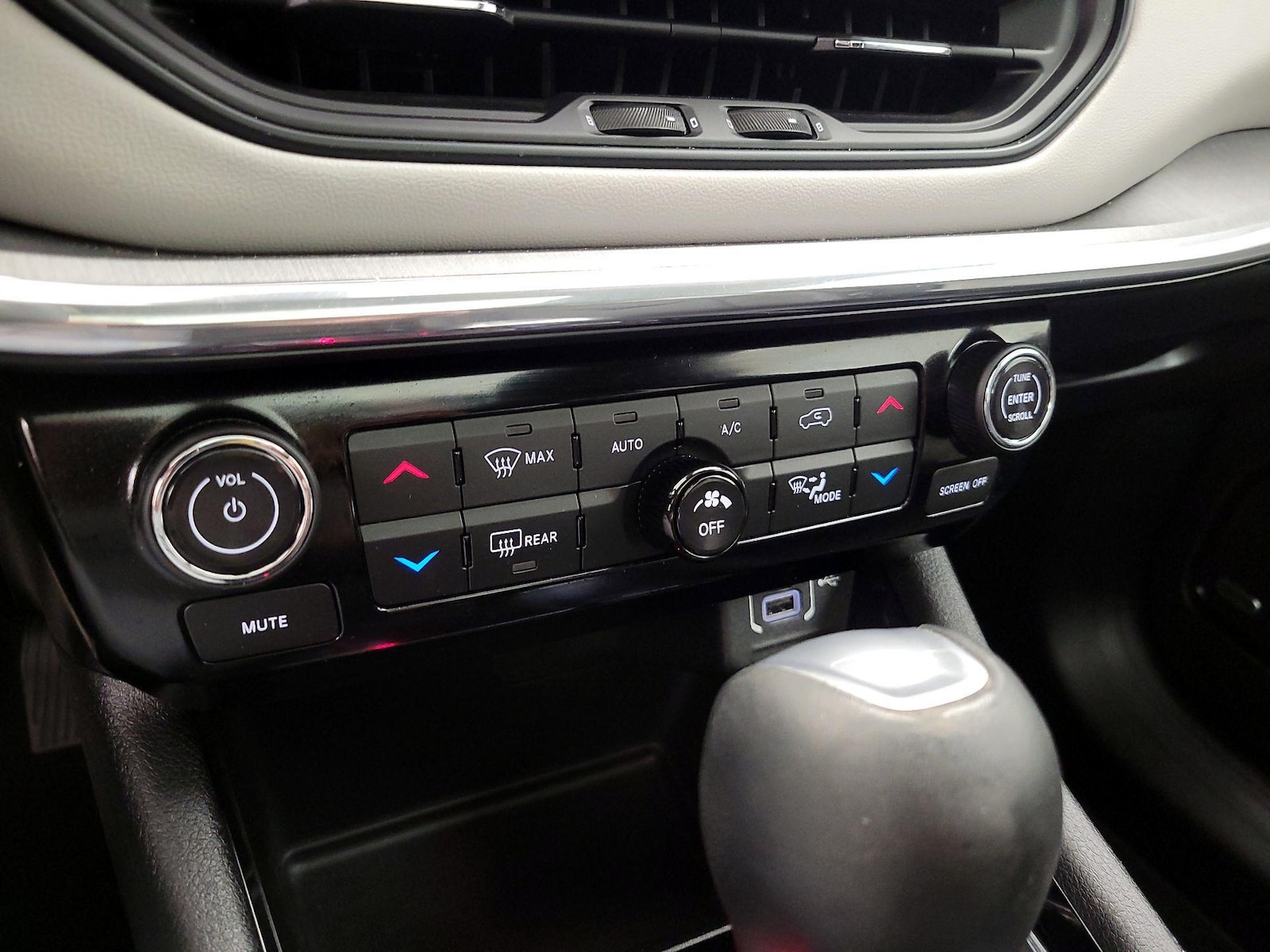 2024 Jeep Compass Limited - Photo 18