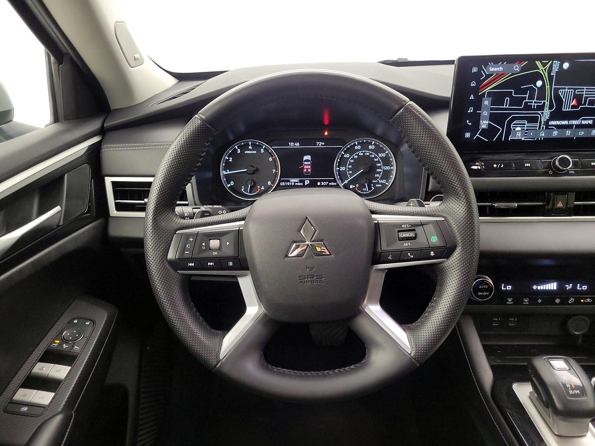 Thumbnail: 2025 Mitsubishi Outlander - 10