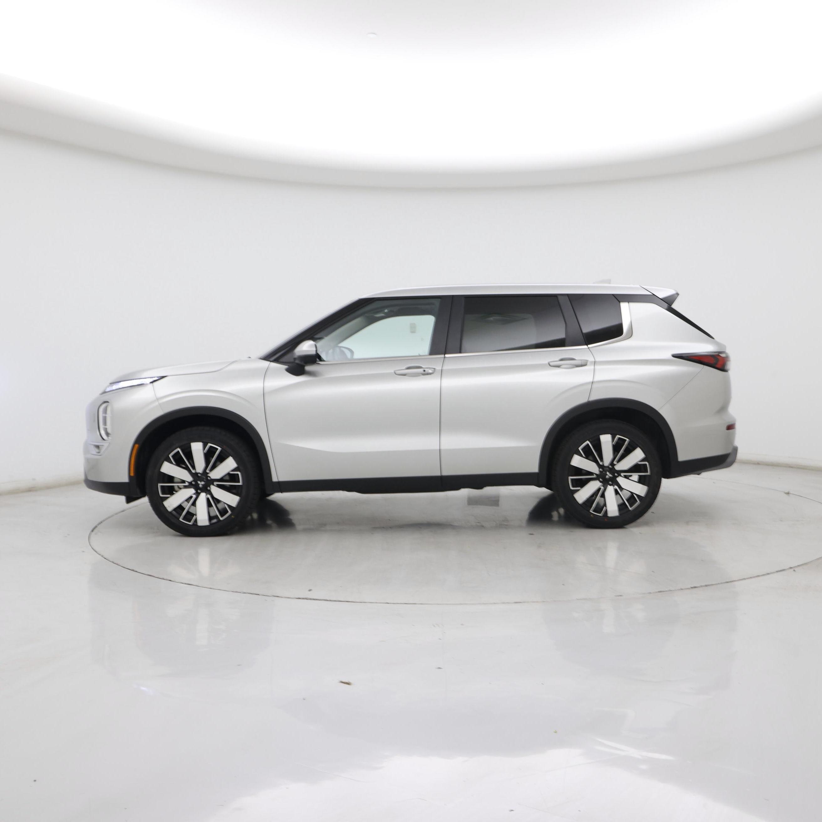 Thumbnail: 2025 Mitsubishi Outlander - 3