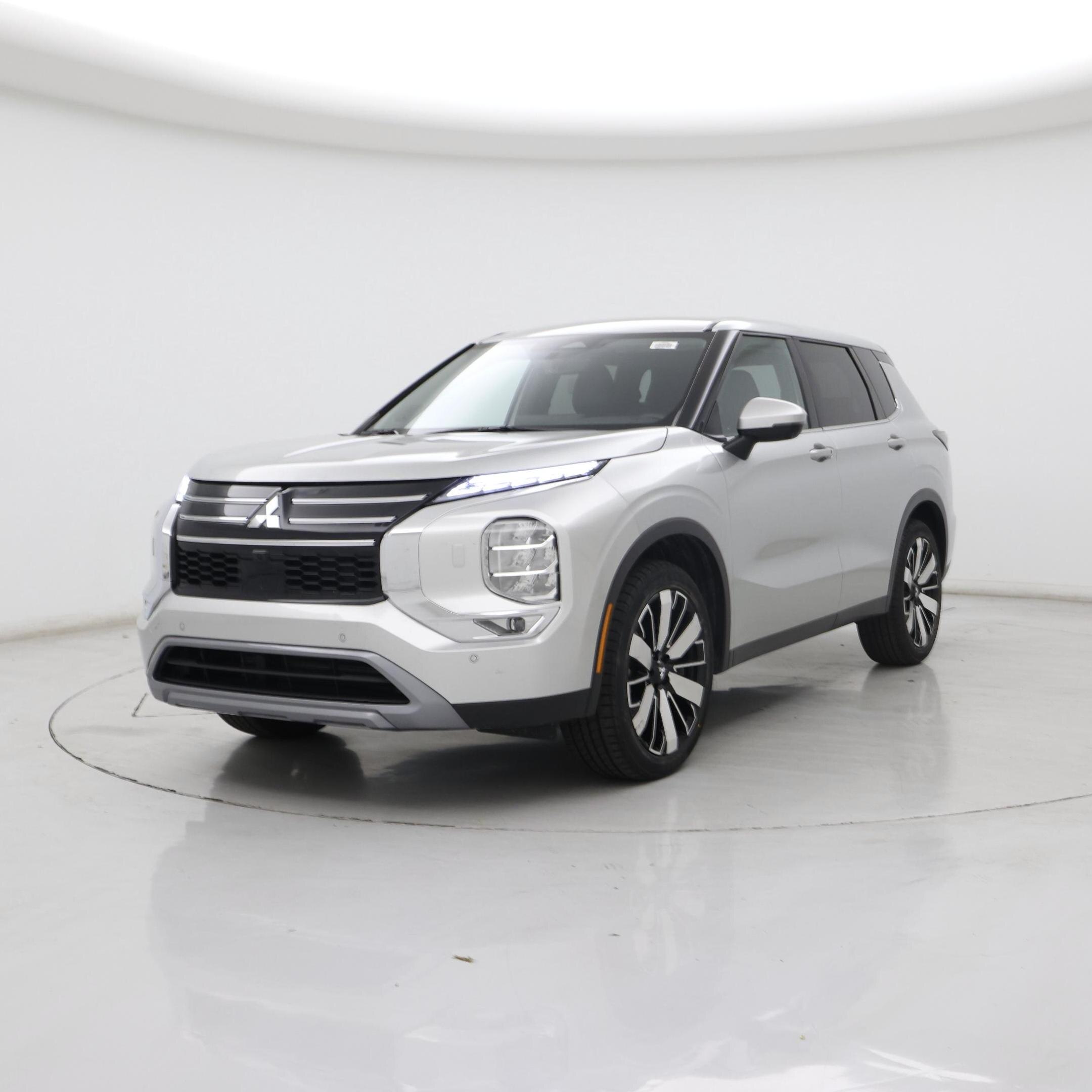 Thumbnail: 2025 Mitsubishi Outlander - 4