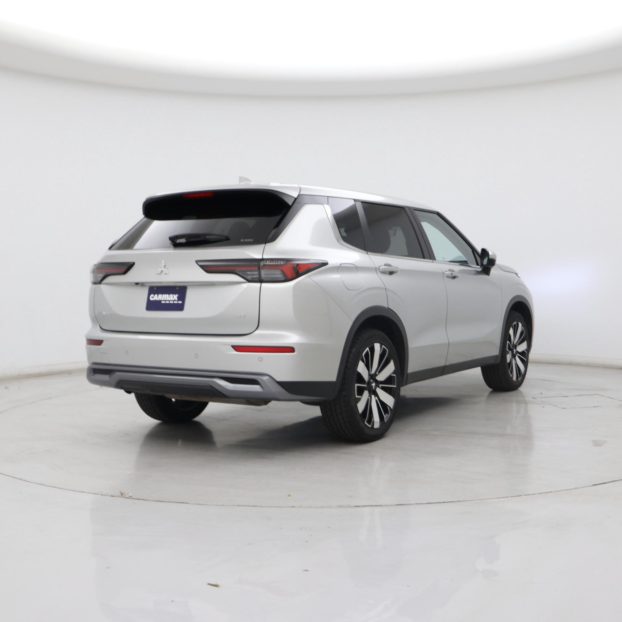 Thumbnail: 2025 Mitsubishi Outlander - 8