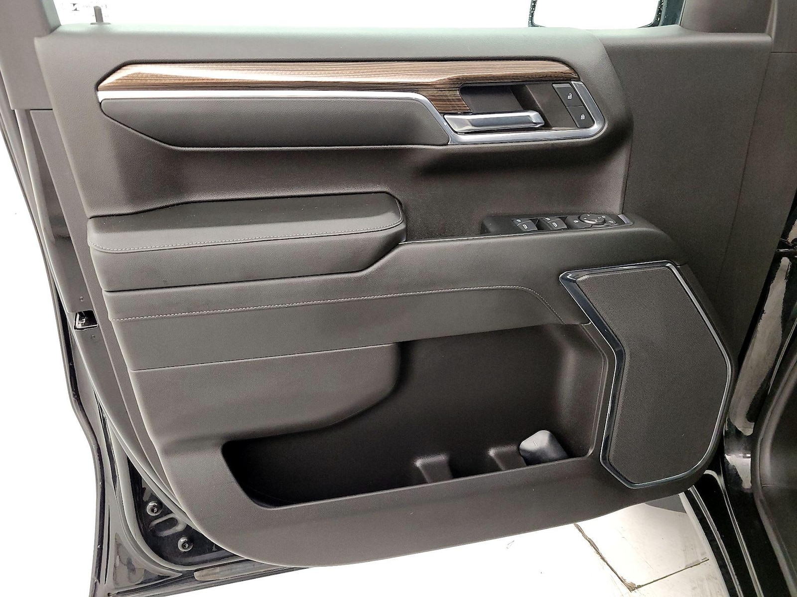 2024 Chevrolet Silverado 1500 LT - Photo 13