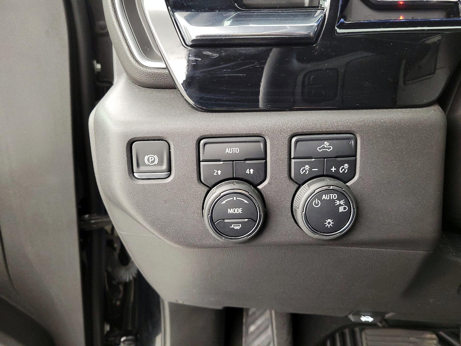 2024 Chevrolet Silverado 1500 LT - Photo 14