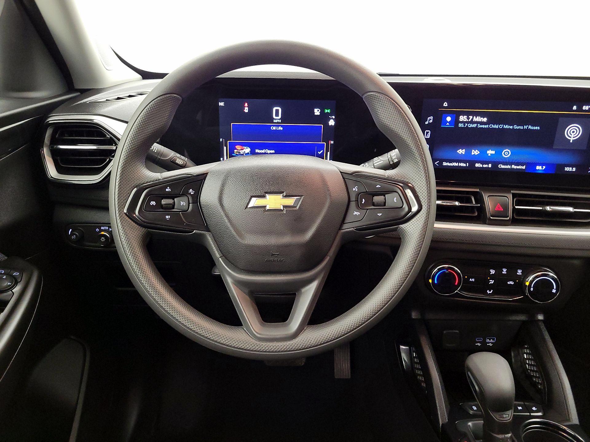 Thumbnail: 2026 Chevrolet TrailBlazer - 10