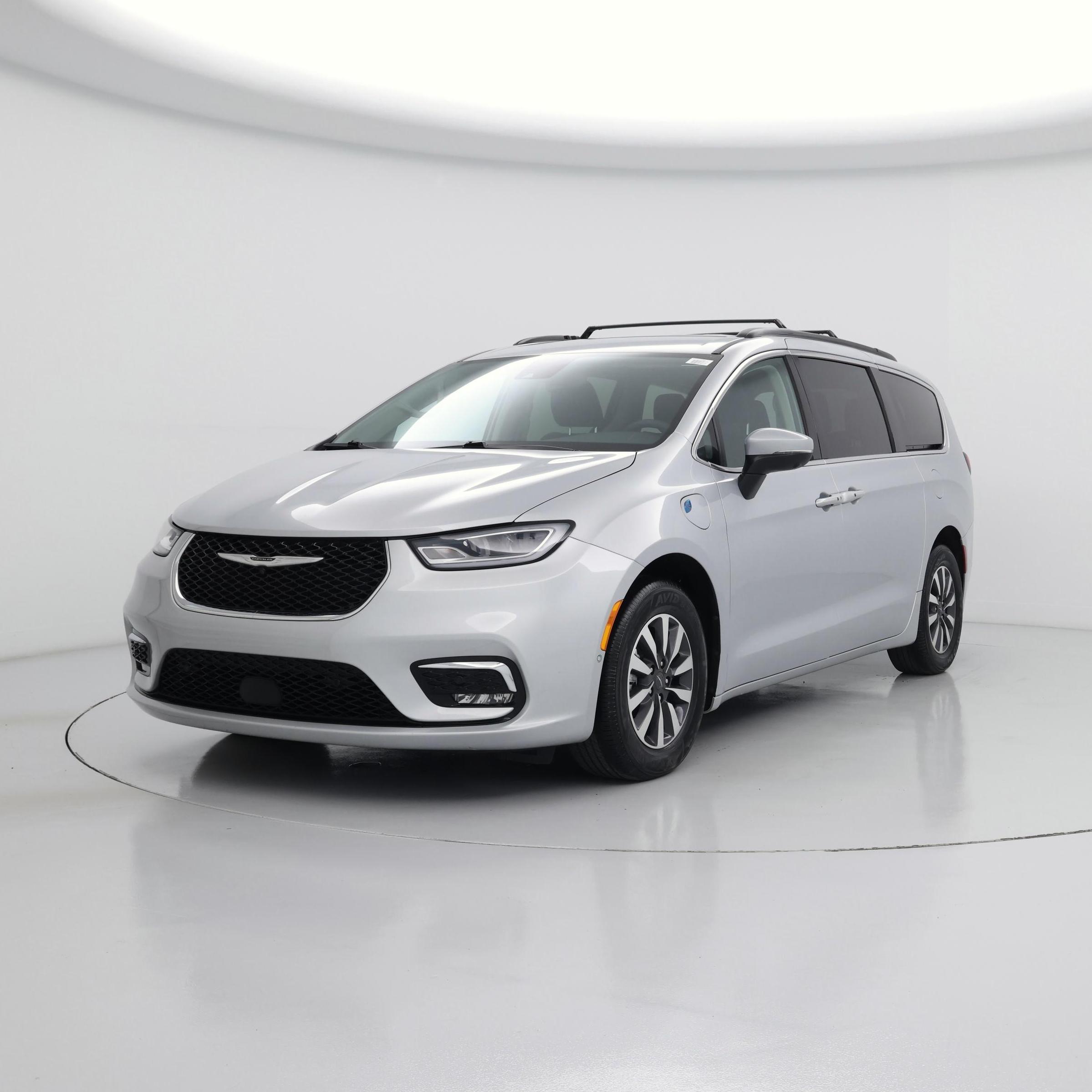 Thumbnail: 2023 Chrysler Pacifica - 4