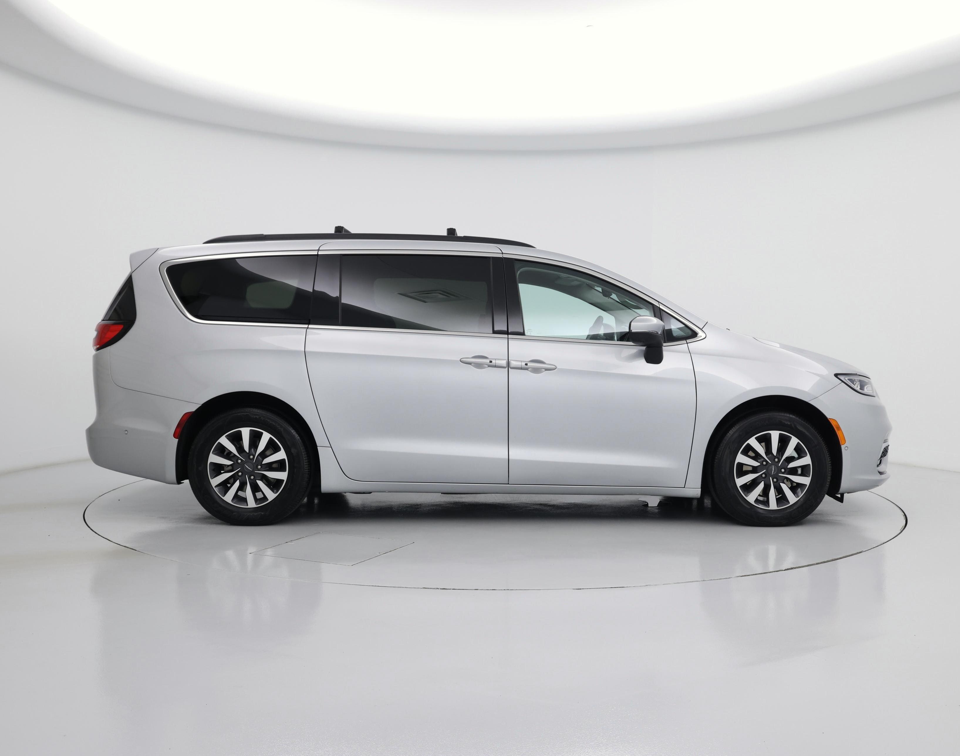 Thumbnail: 2023 Chrysler Pacifica - 7