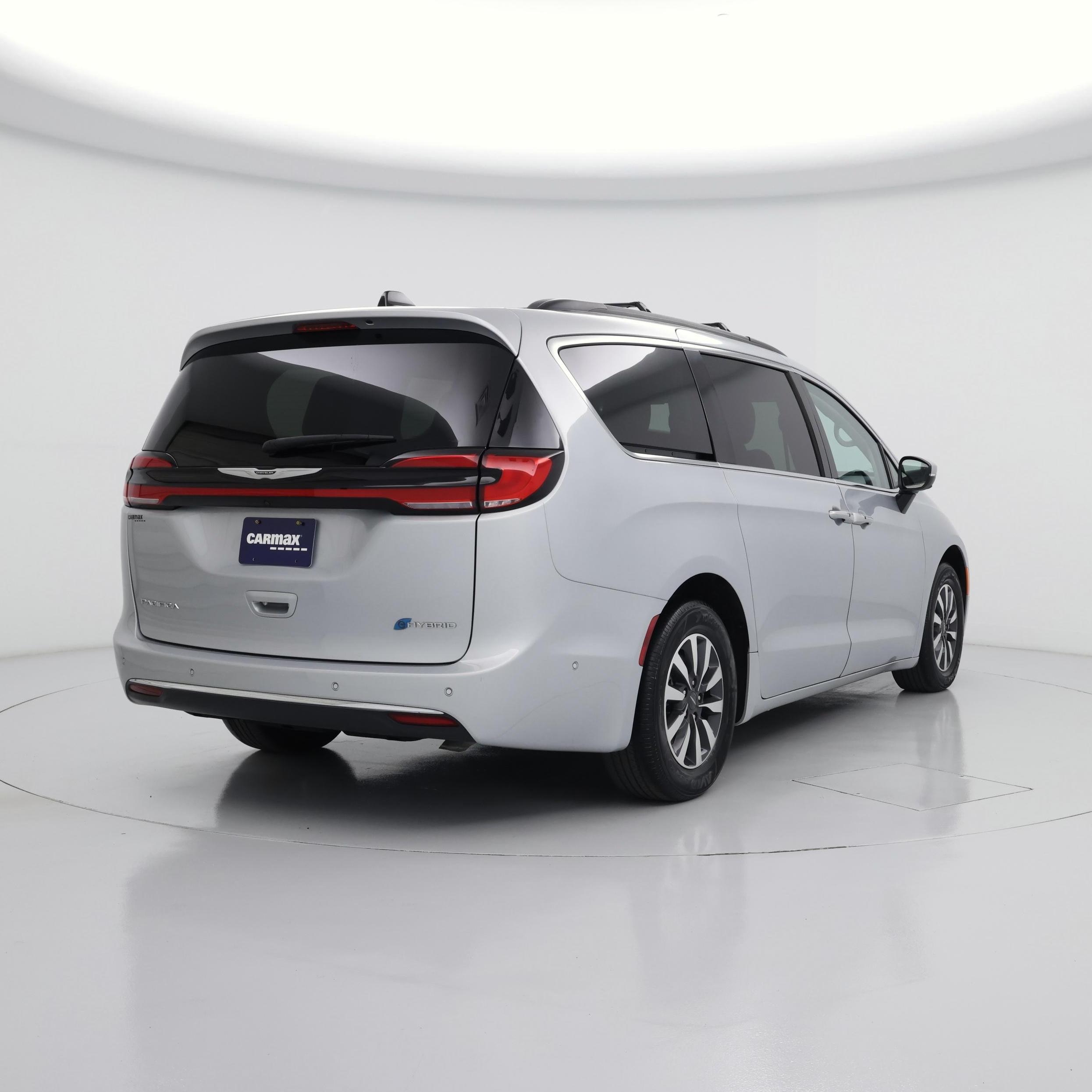 Thumbnail: 2023 Chrysler Pacifica - 8