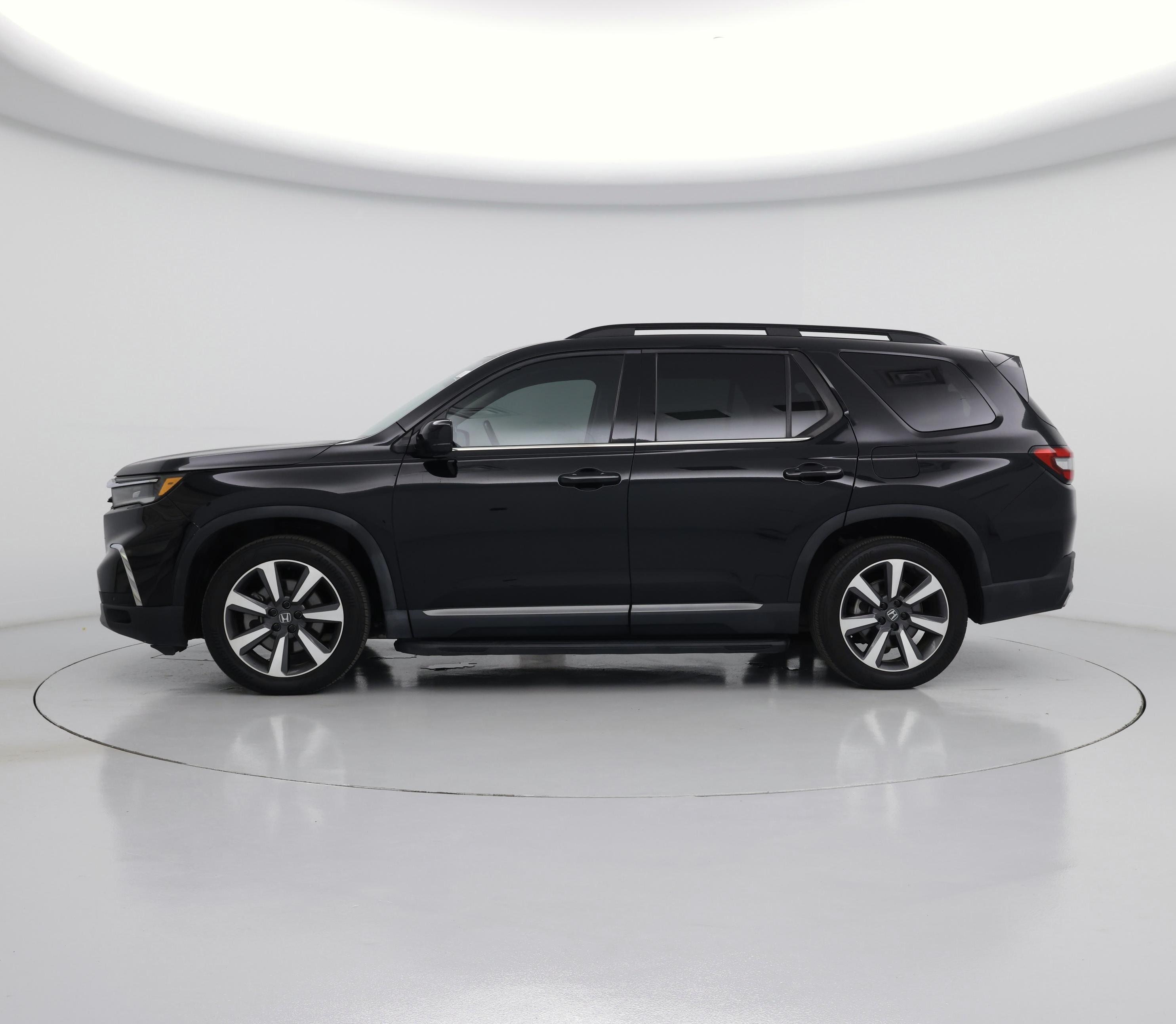 Thumbnail: 2023 Honda Pilot - 3