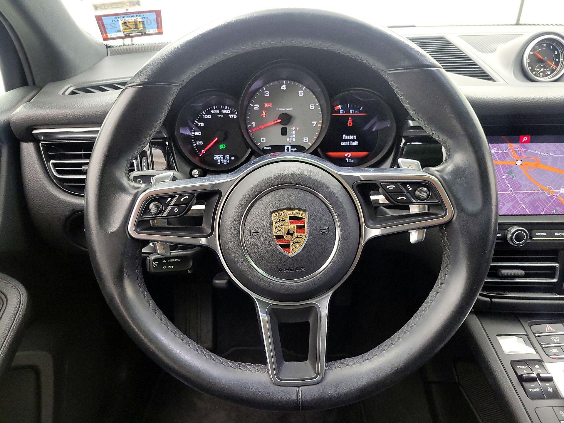 Thumbnail: 2020 Porsche Macan - 10