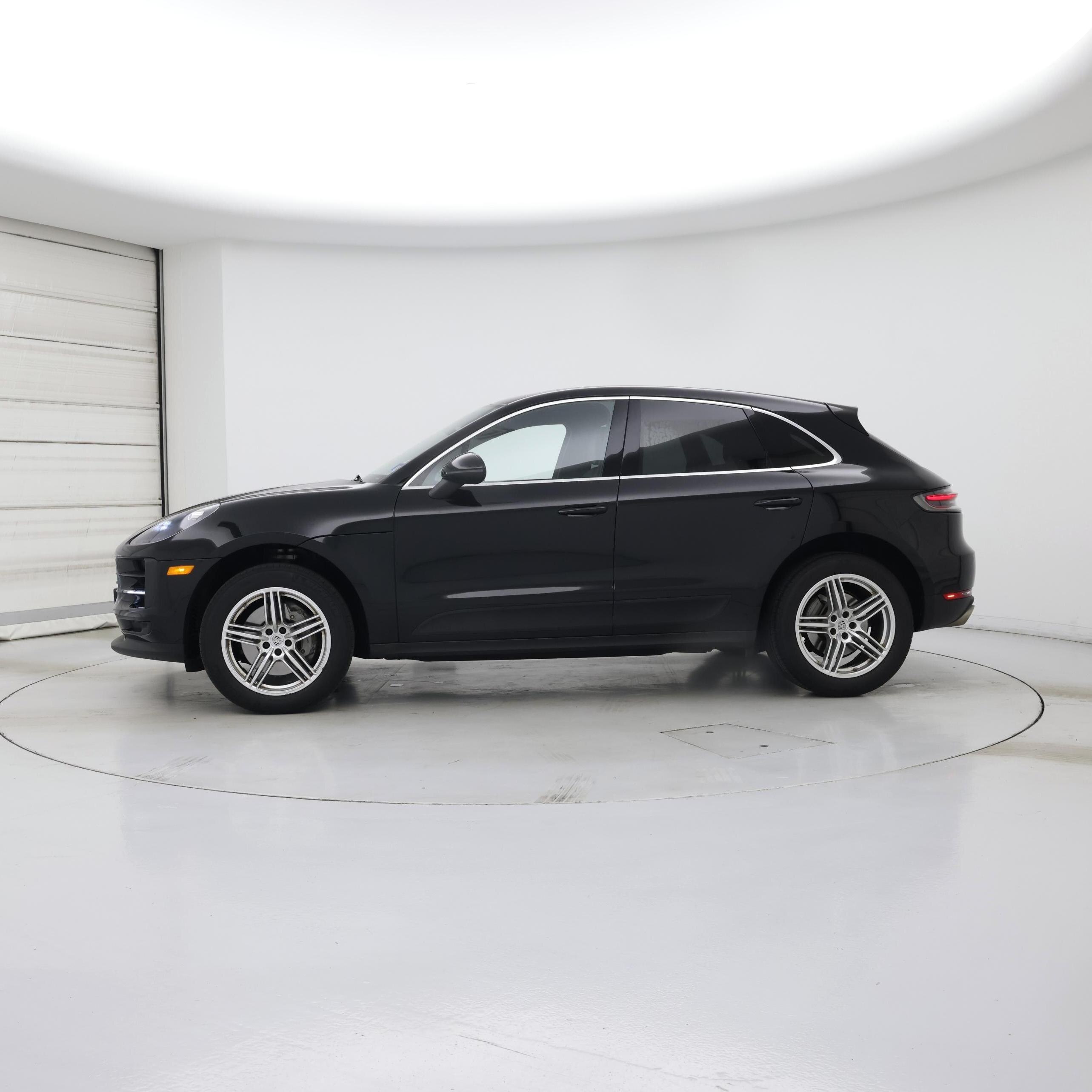 Thumbnail: 2020 Porsche Macan - 3