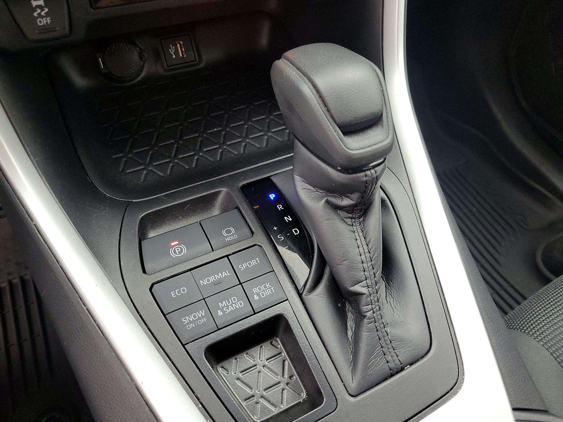 Thumbnail: 2024 Toyota RAV4 - 17