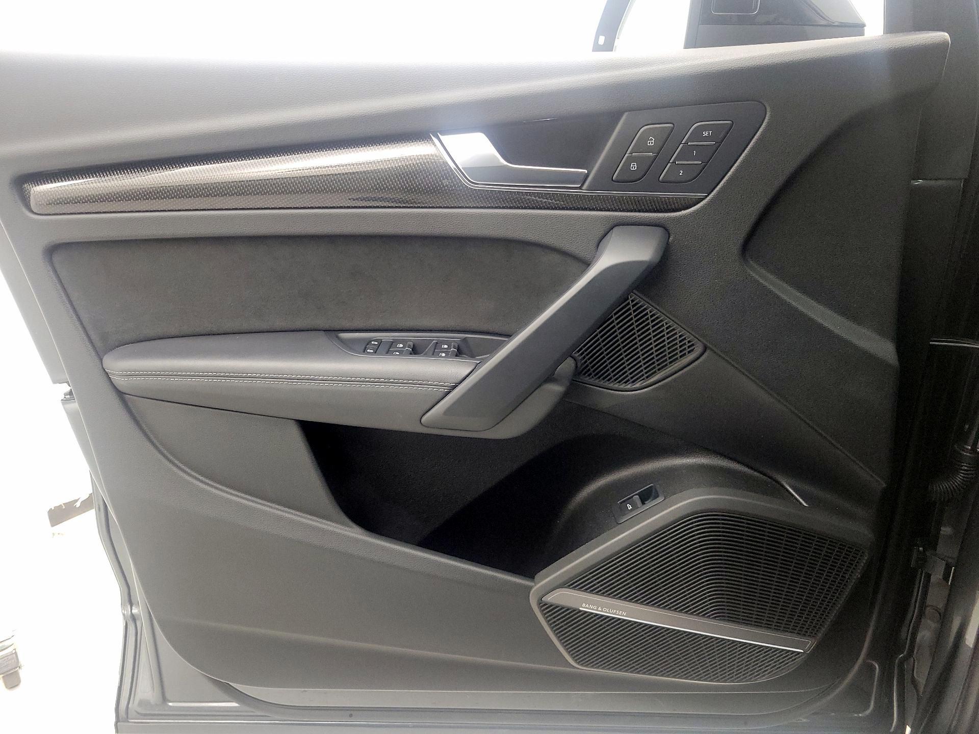 Thumbnail: 2024 Audi SQ5 - 12