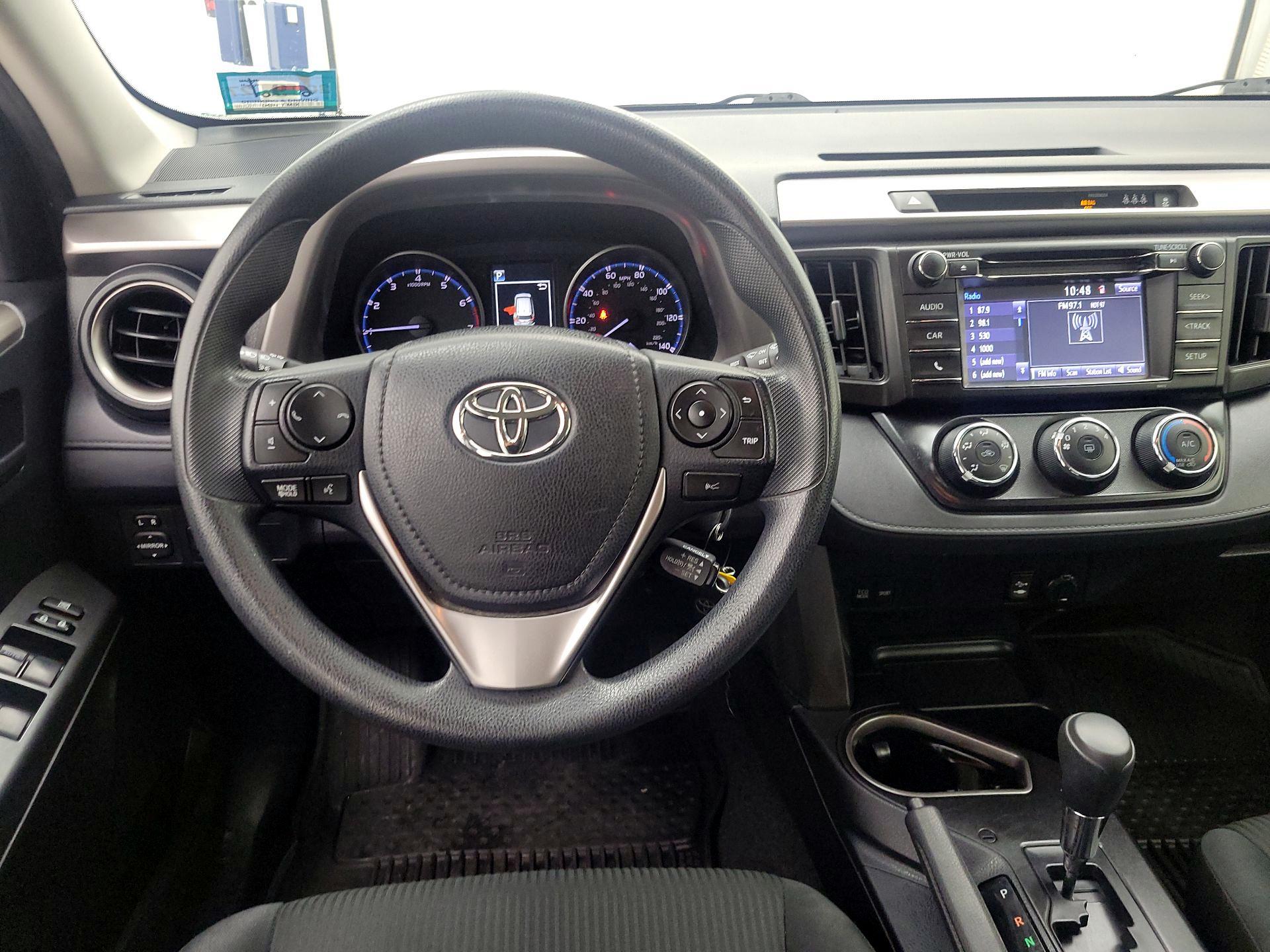 Thumbnail: 2018 Toyota RAV4 - 10