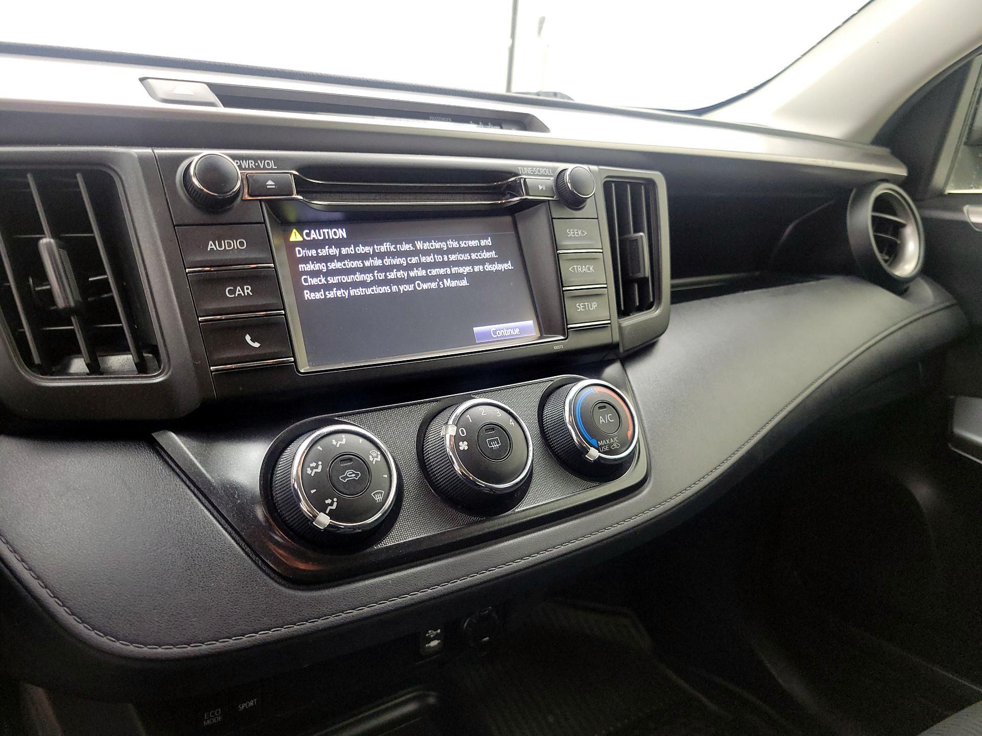 Thumbnail: 2018 Toyota RAV4 - 16