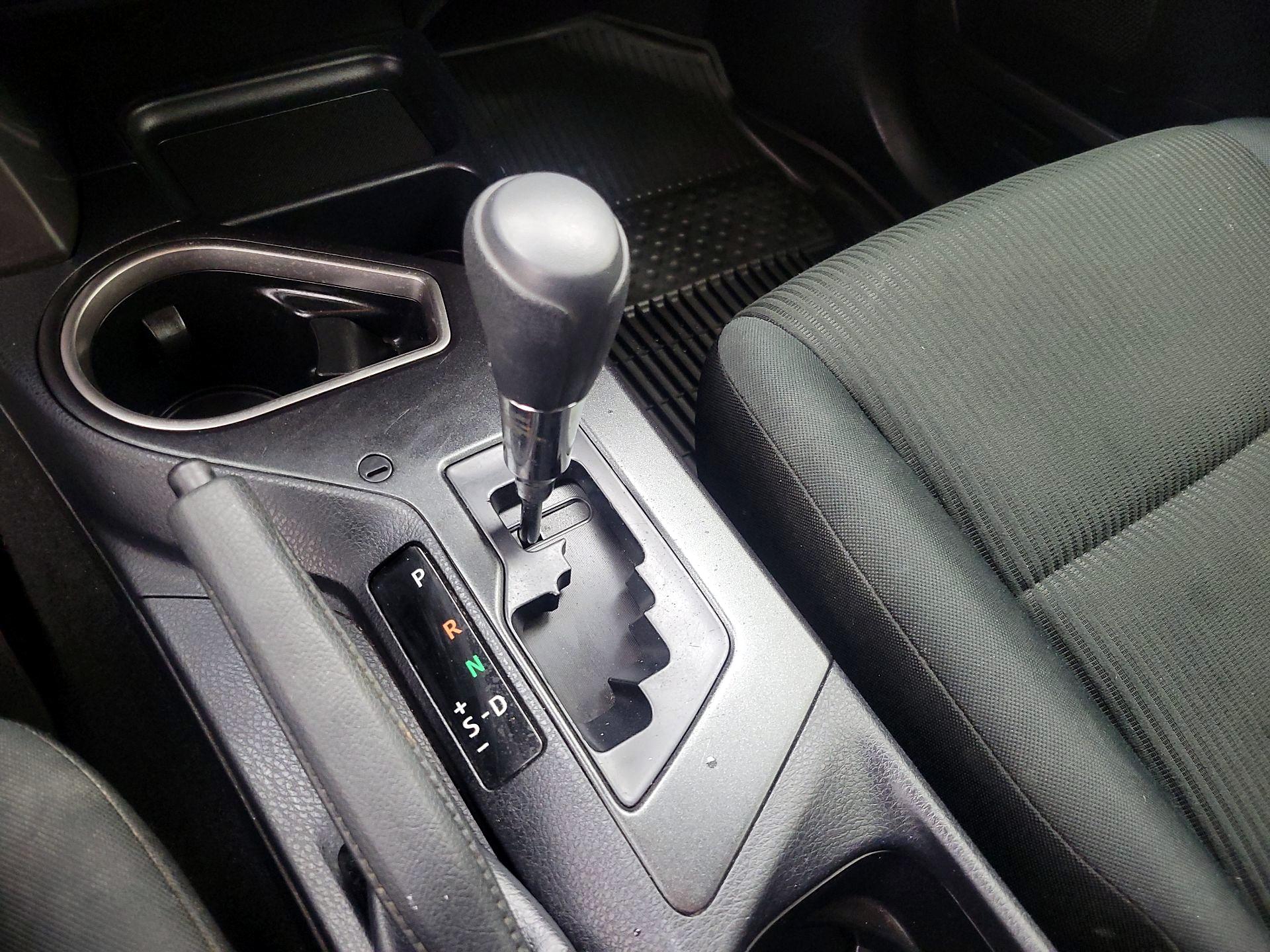 Thumbnail: 2018 Toyota RAV4 - 17