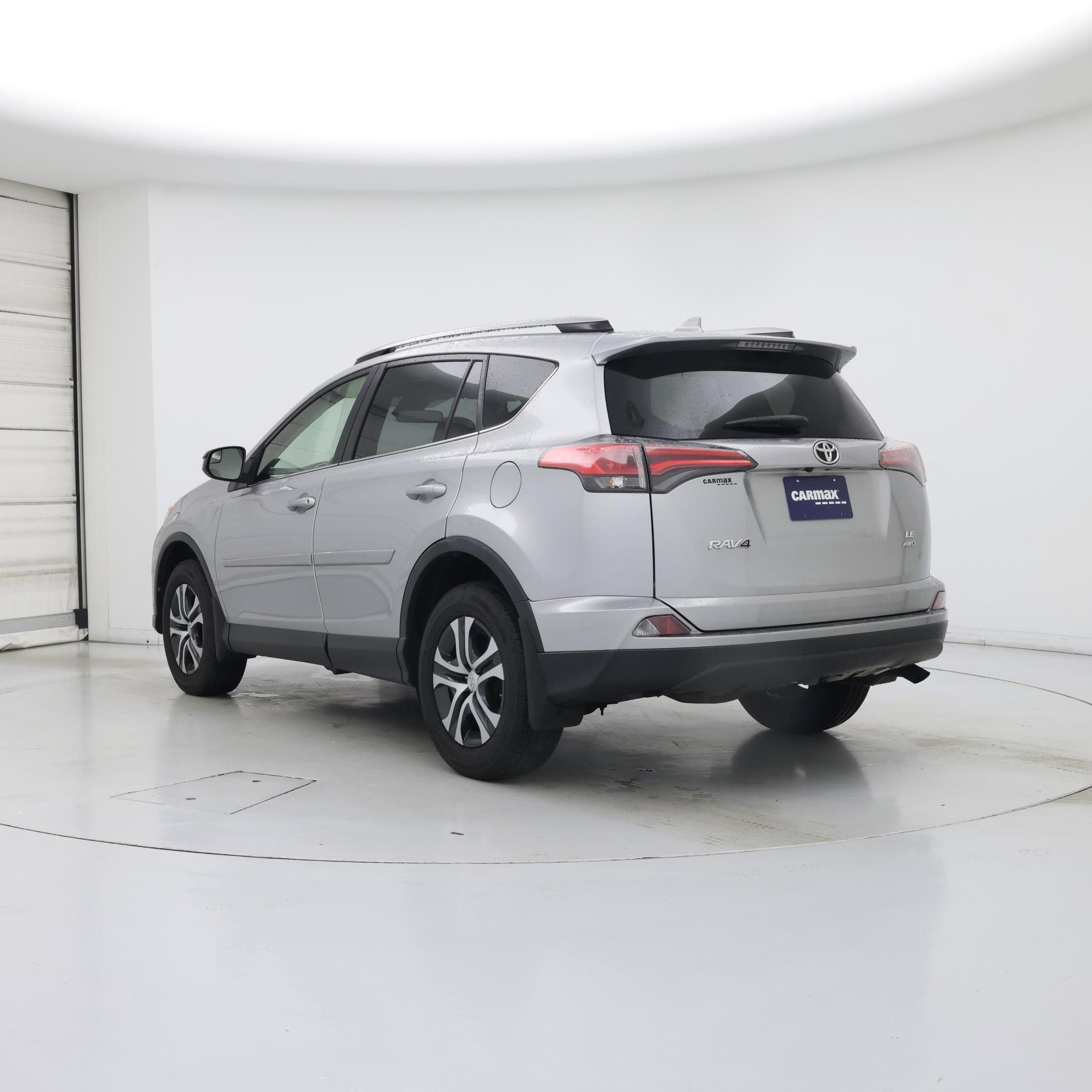 Thumbnail: 2018 Toyota RAV4 - 2