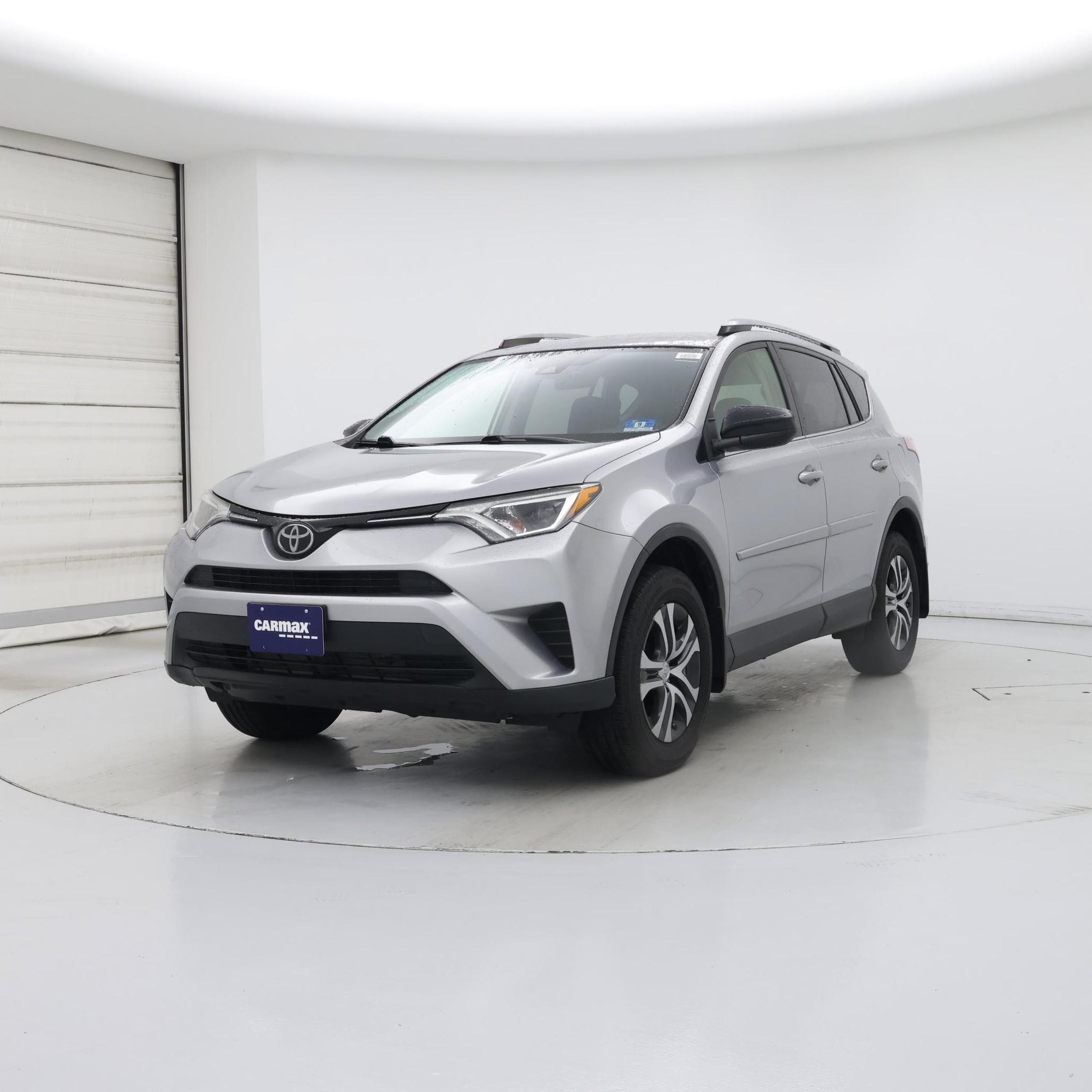 Thumbnail: 2018 Toyota RAV4 - 4