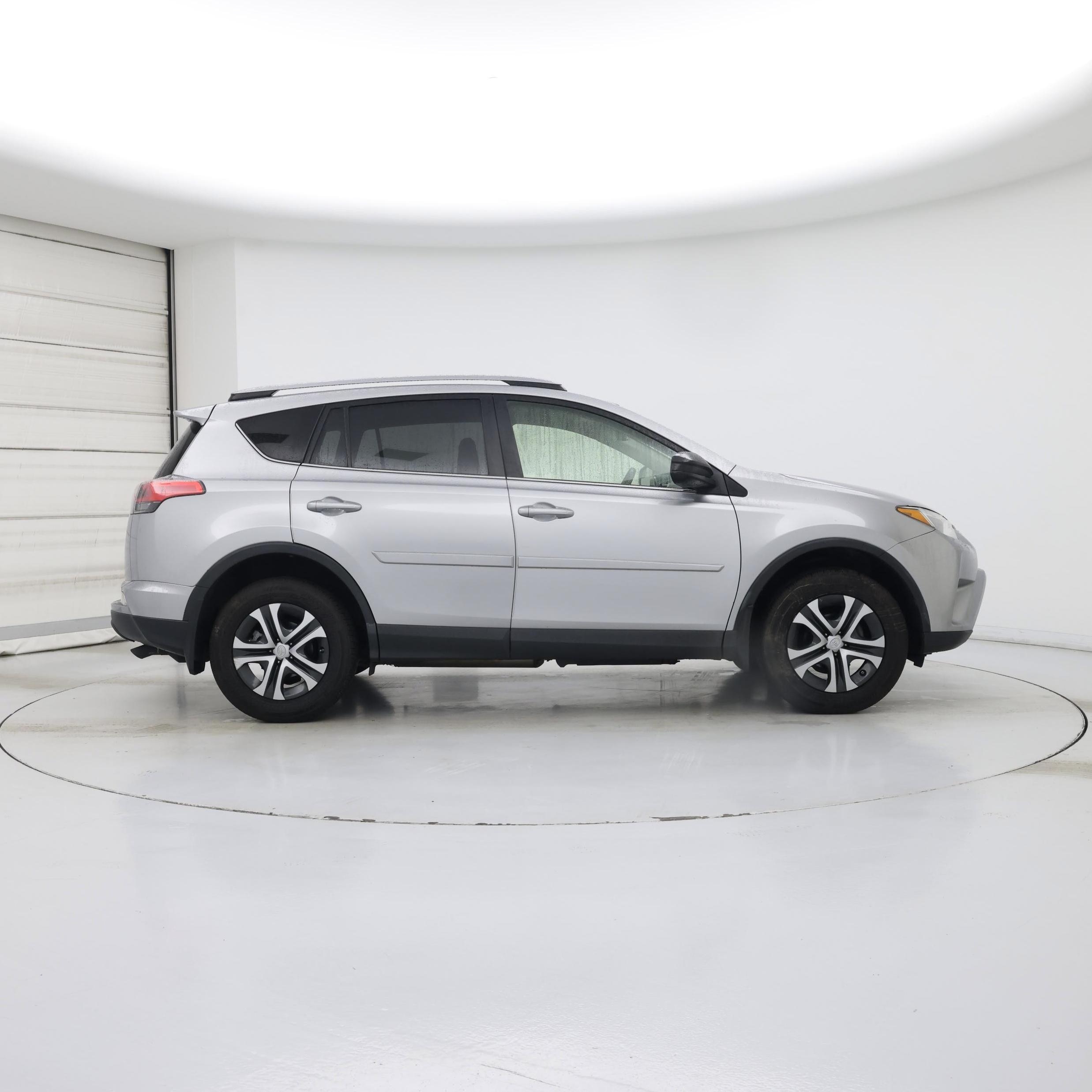 Thumbnail: 2018 Toyota RAV4 - 7