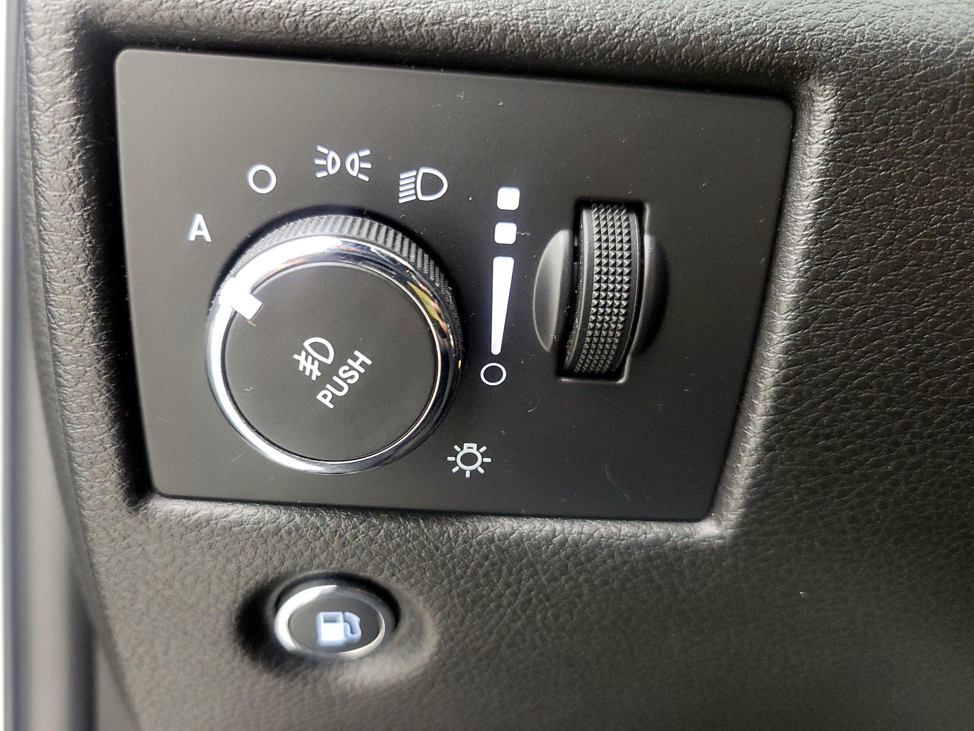 Thumbnail: 2017 Jeep Grand Cherokee - 13