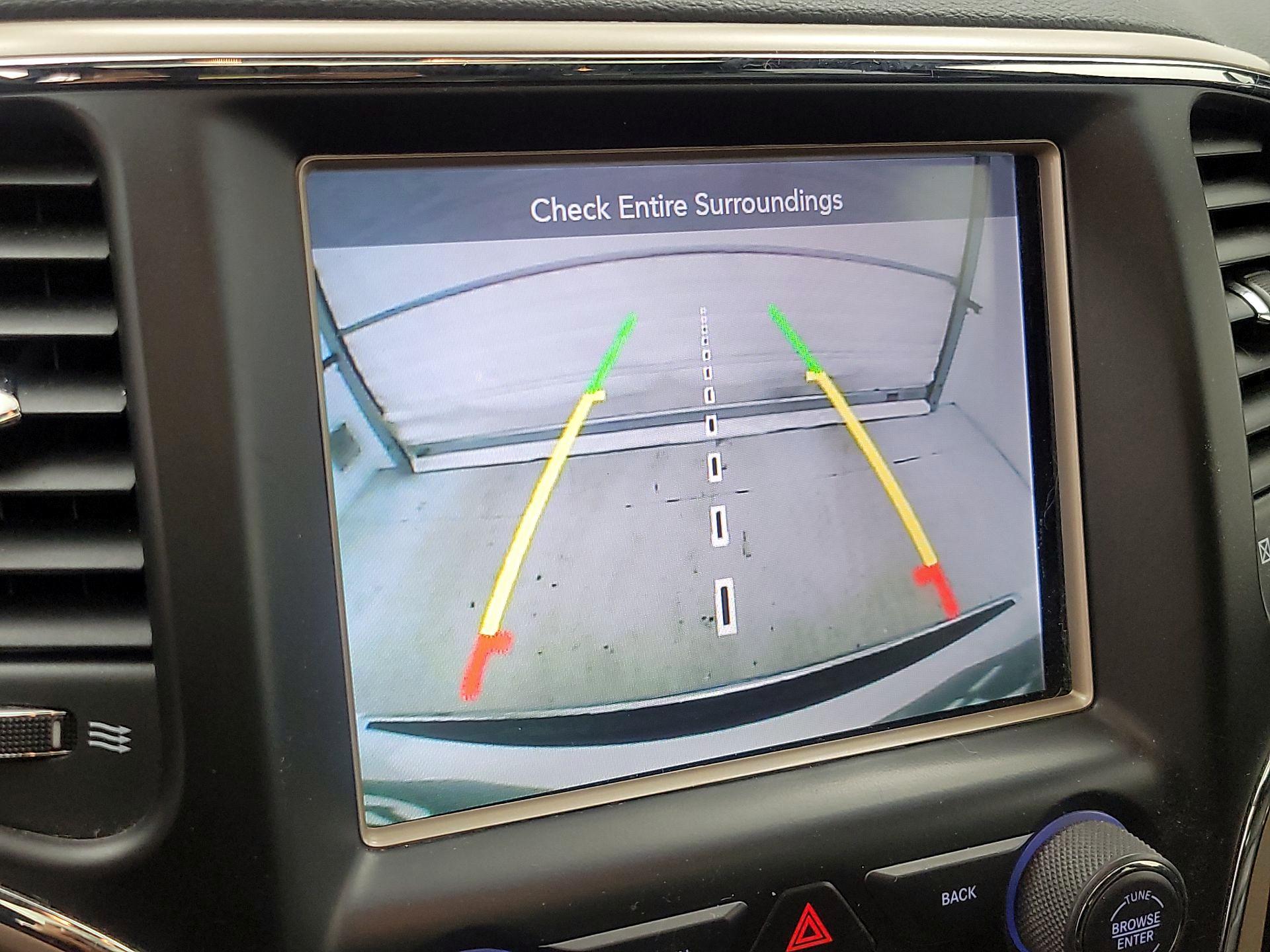 Thumbnail: 2017 Jeep Grand Cherokee - 15