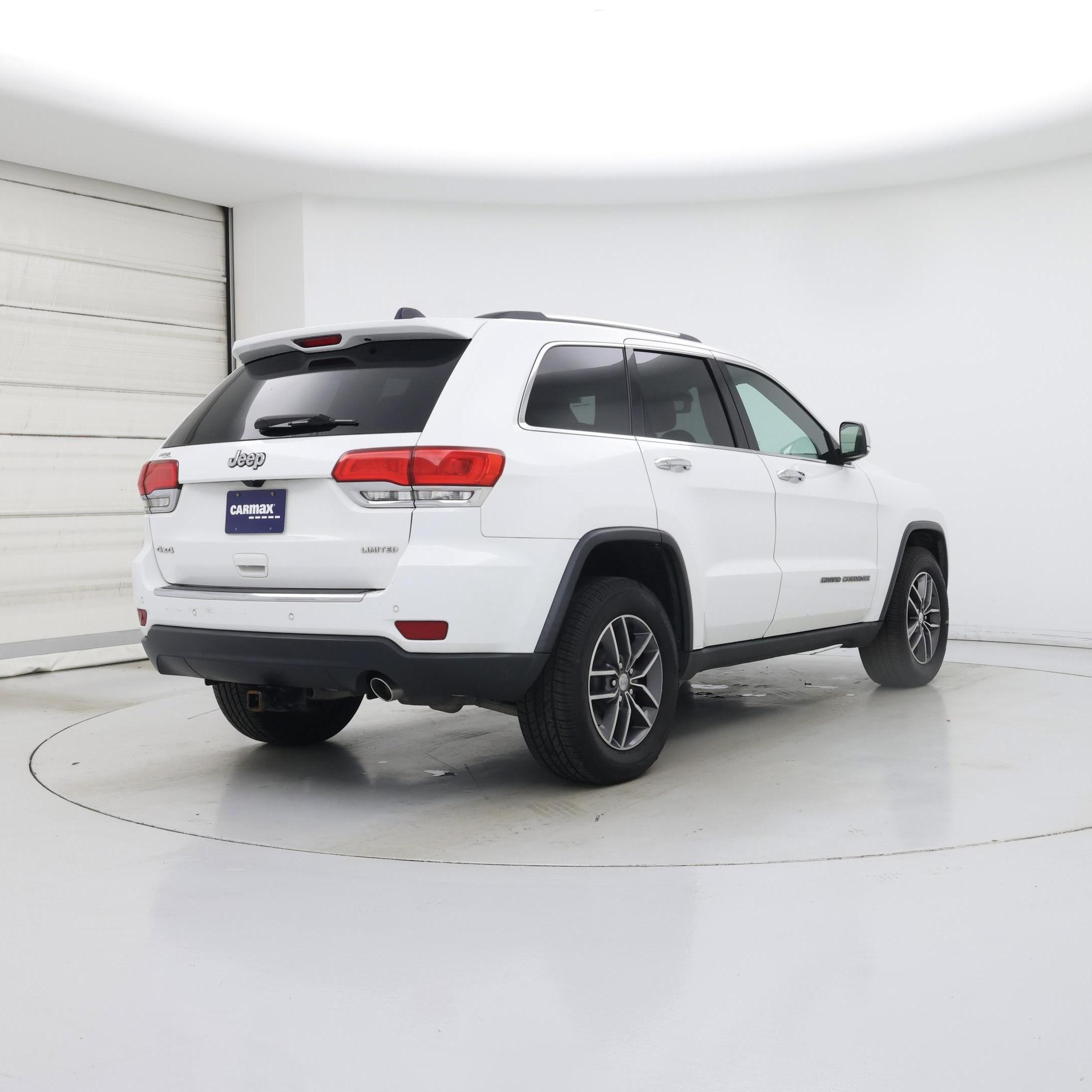 Thumbnail: 2017 Jeep Grand Cherokee - 8