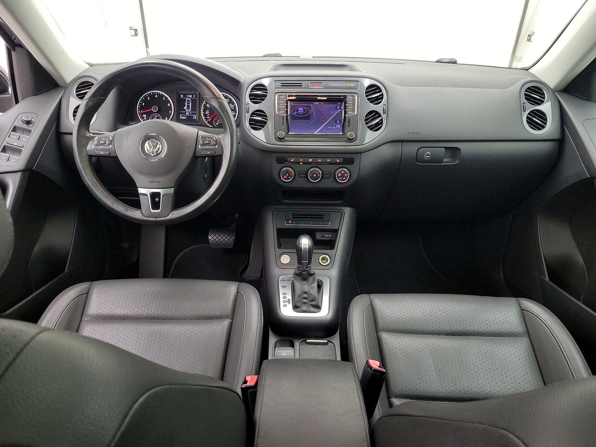 Thumbnail: 2016 Volkswagen Tiguan - 9
