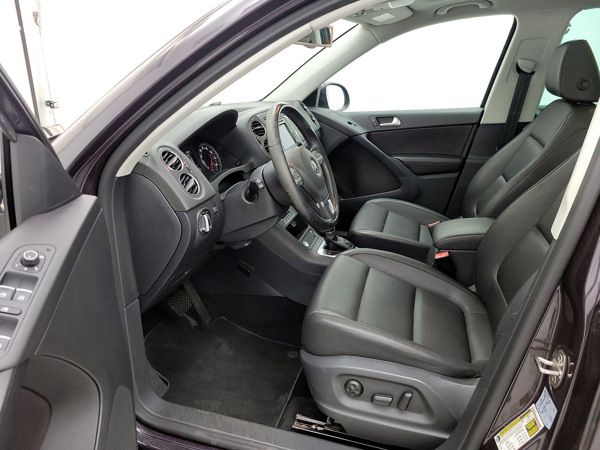 Thumbnail: 2016 Volkswagen Tiguan - 11