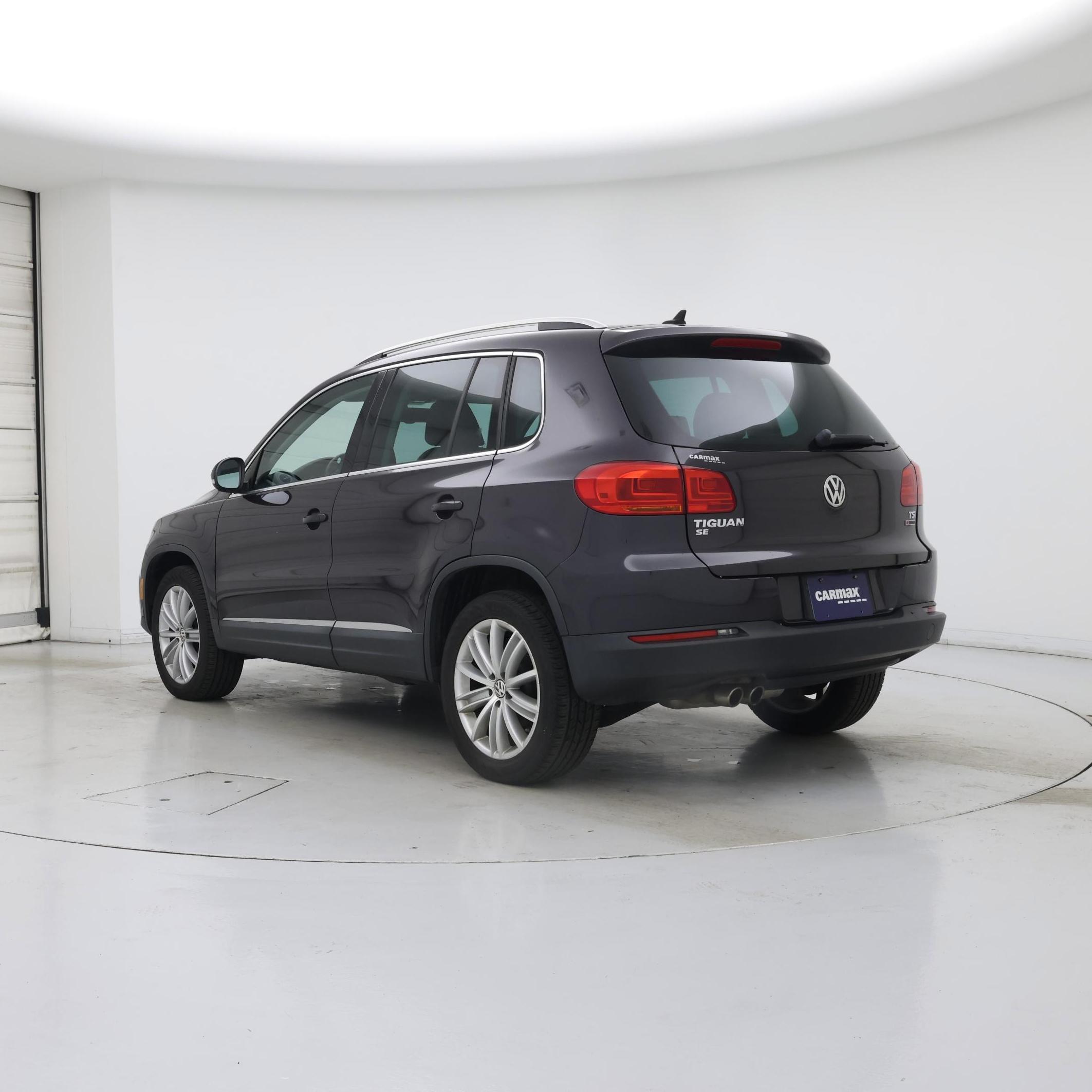 Thumbnail: 2016 Volkswagen Tiguan - 2