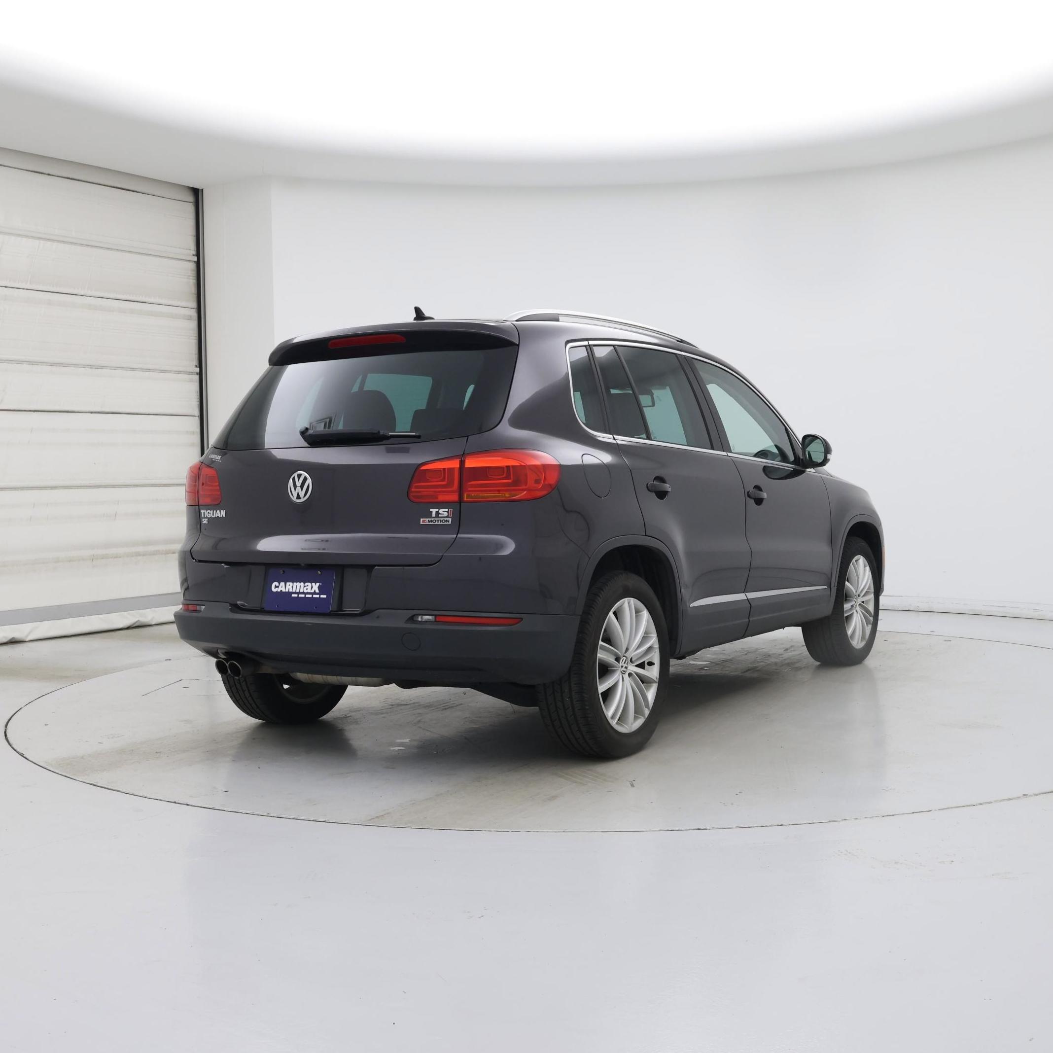 Thumbnail: 2016 Volkswagen Tiguan - 8