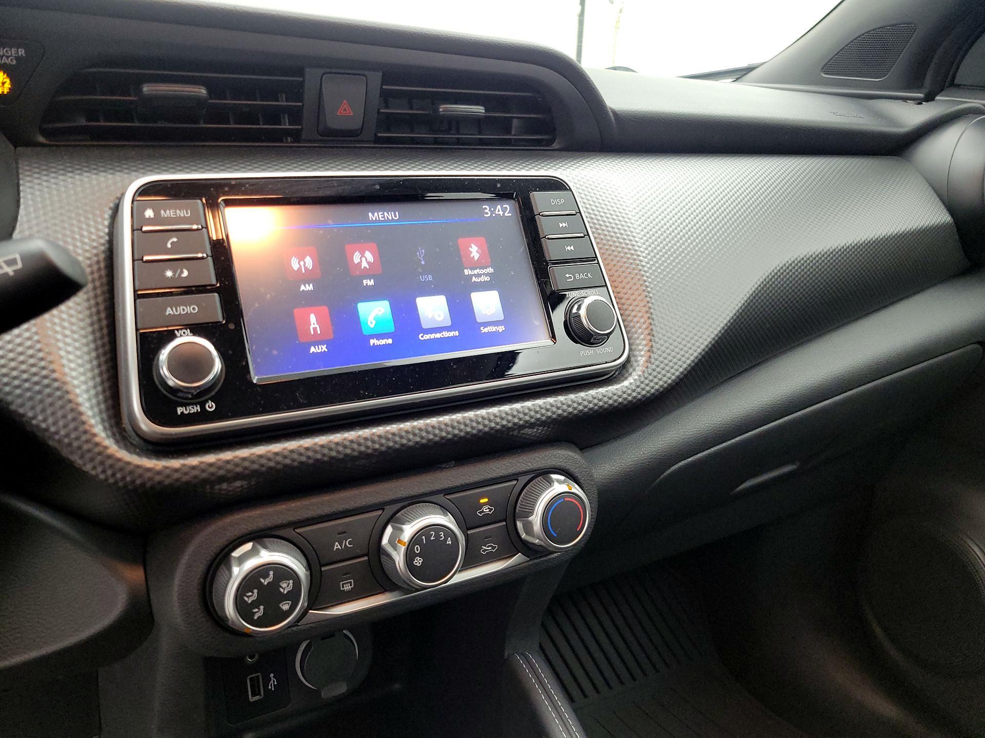 Thumbnail: 2018 Nissan Kicks - 16