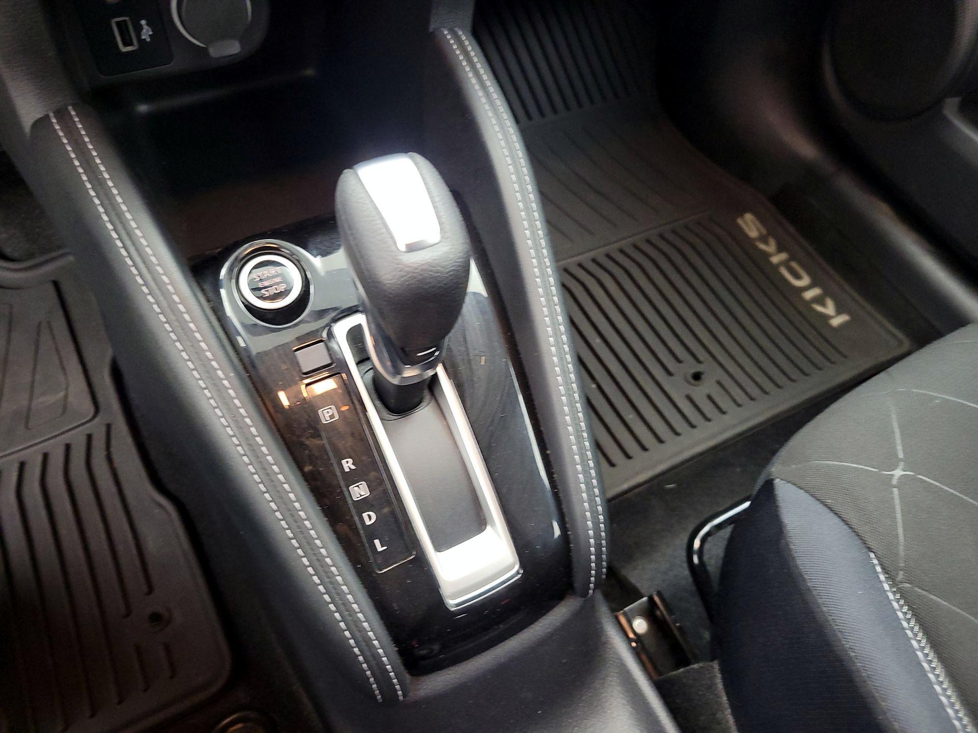 Thumbnail: 2018 Nissan Kicks - 17