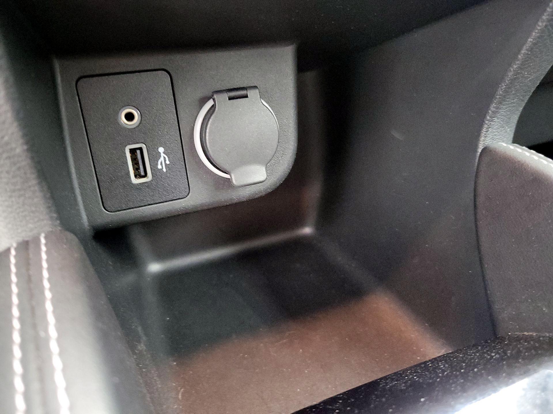 Thumbnail: 2018 Nissan Kicks - 18