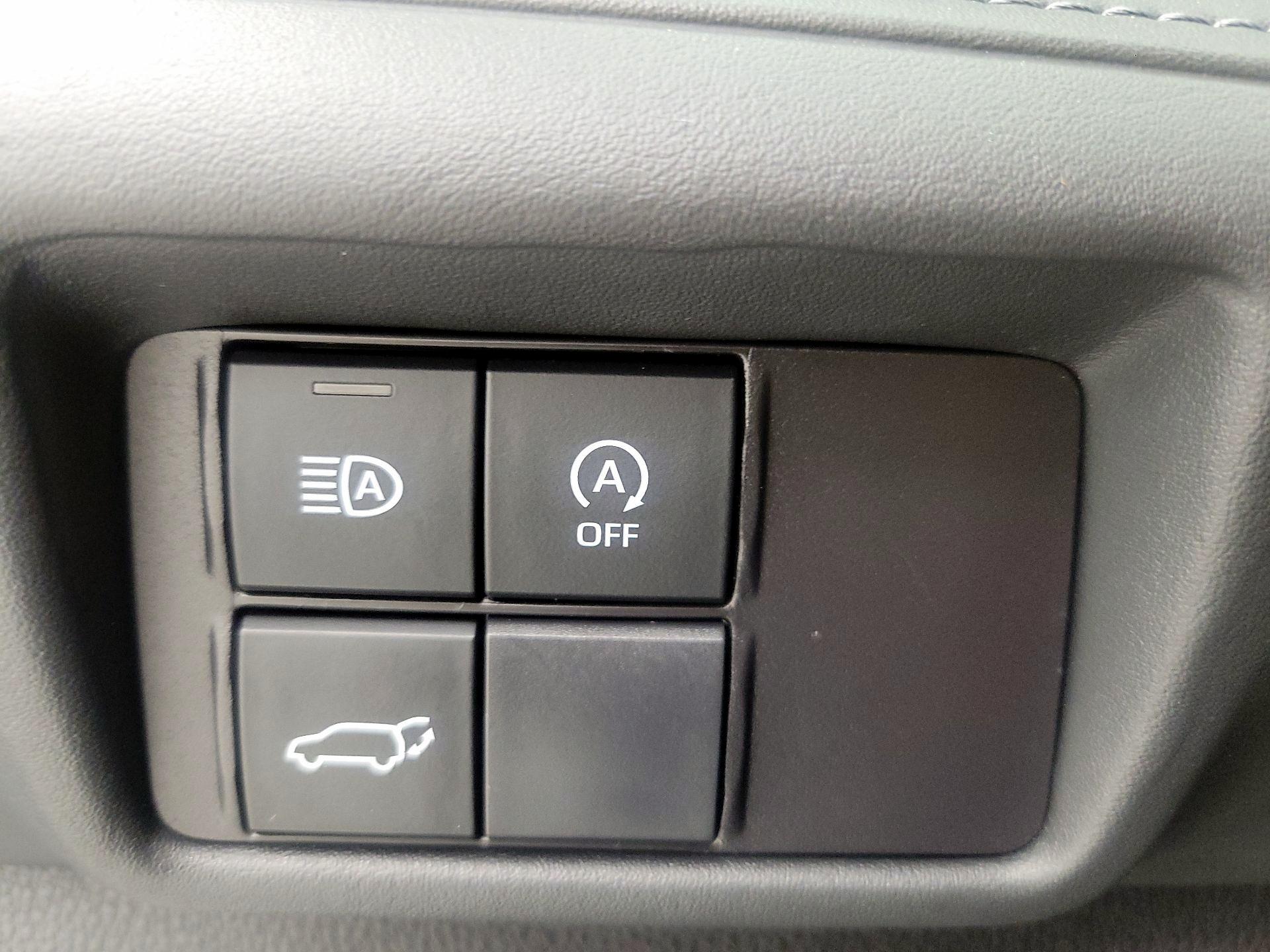 Thumbnail: 2023 Toyota Highlander - 13