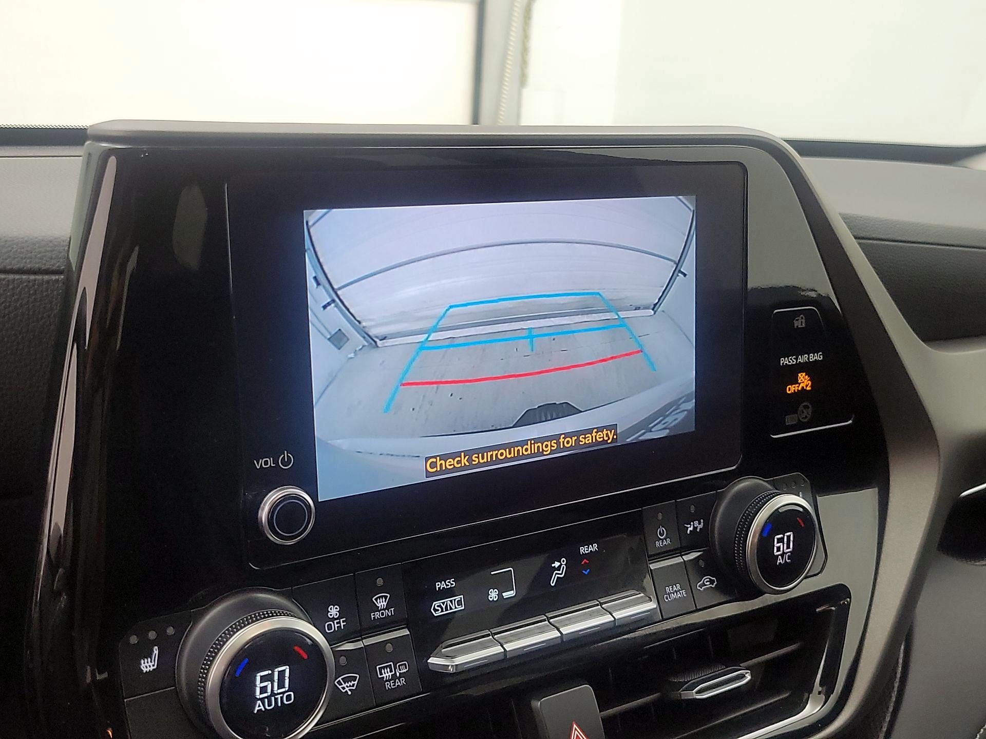 Thumbnail: 2023 Toyota Highlander - 14