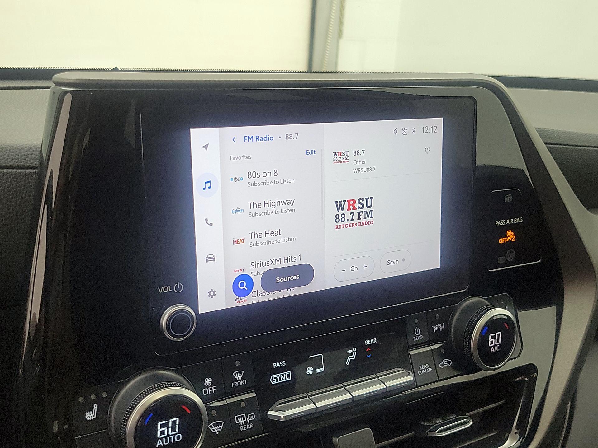 Thumbnail: 2023 Toyota Highlander - 15