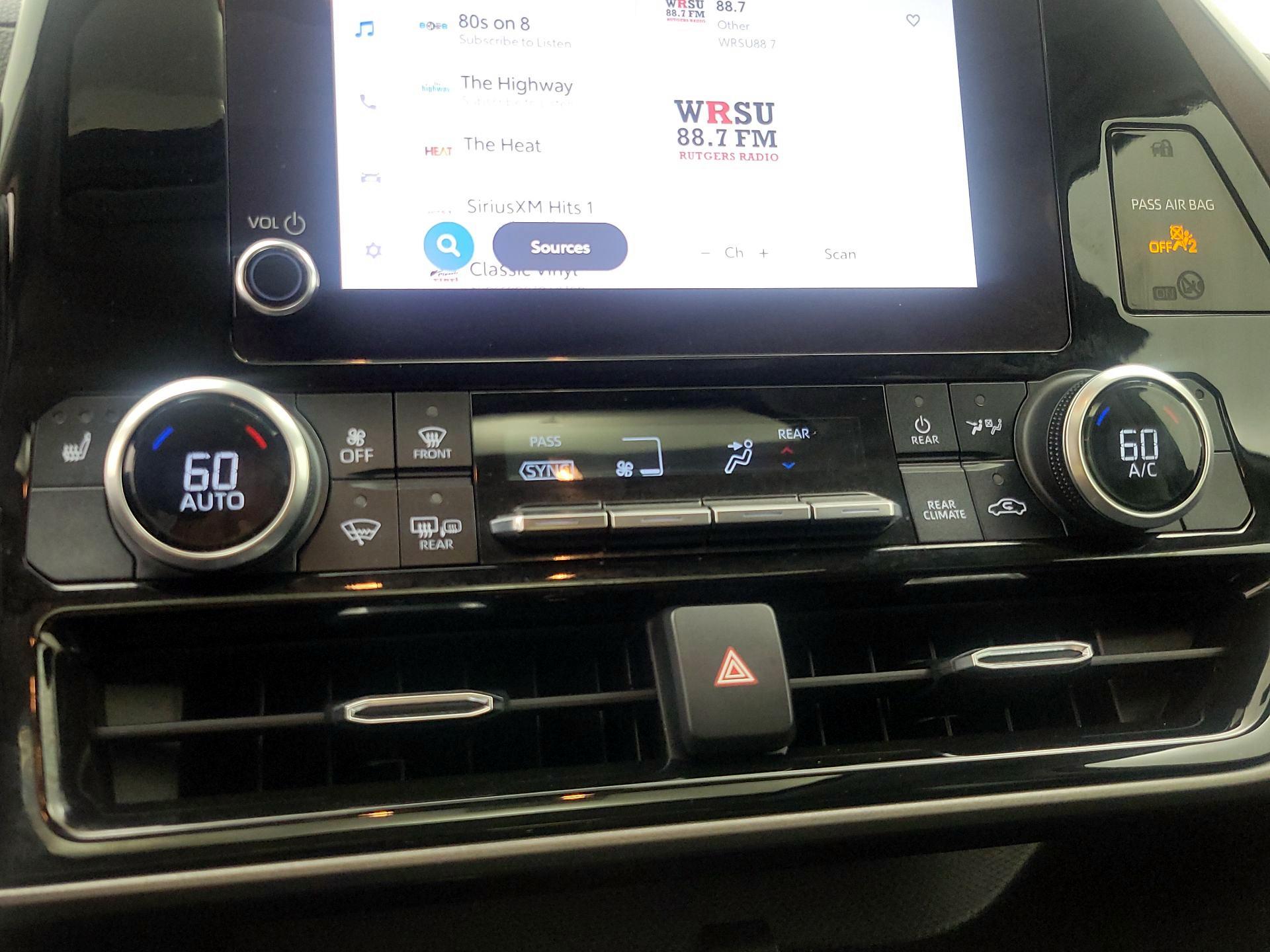 Thumbnail: 2023 Toyota Highlander - 16